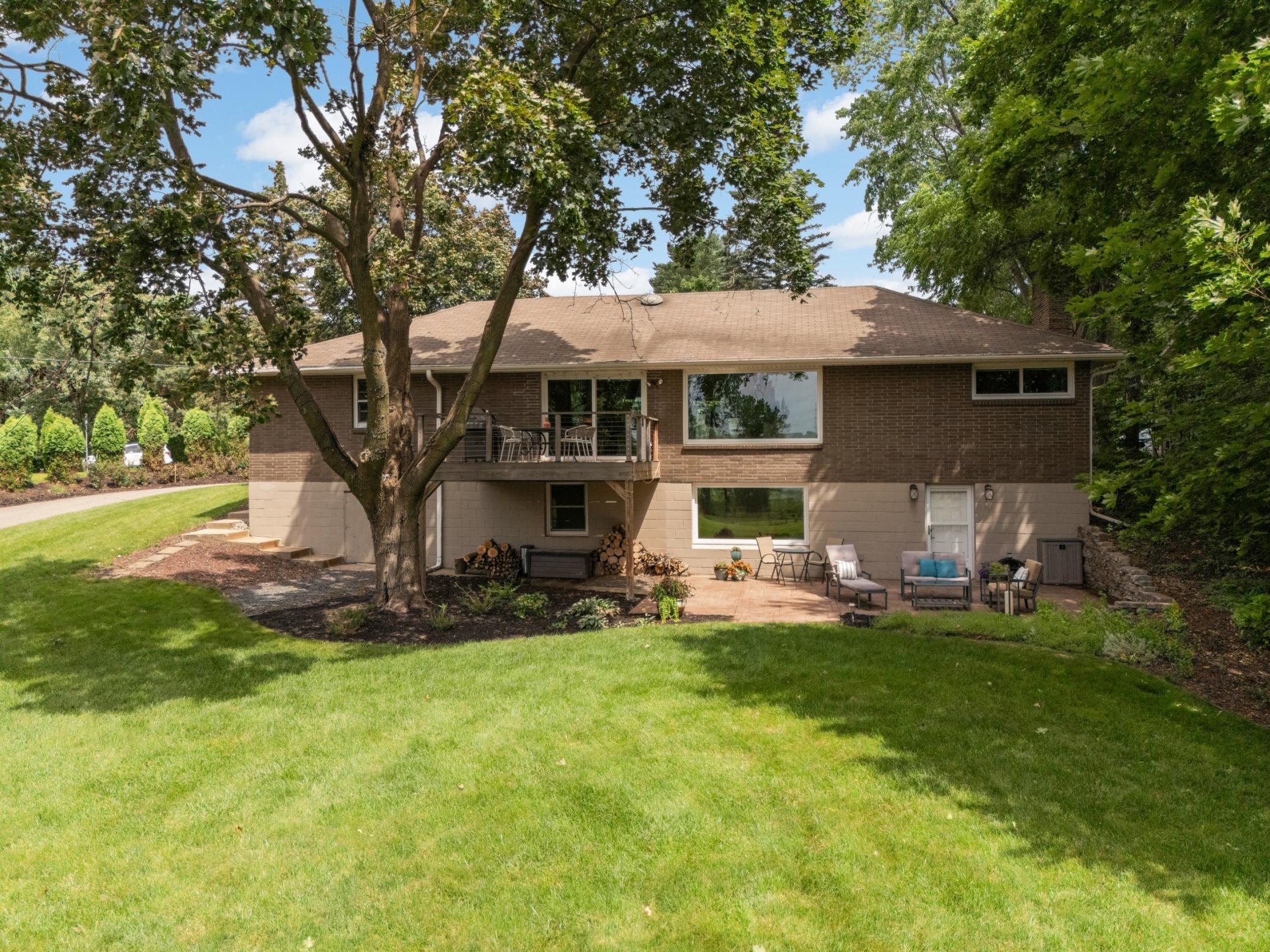 View of Residential at 2884 Owasso Boulevard, Roseville MN 55113, Roseville (27 of 31) - Mike Wilen | Minnesota Team Real Estate