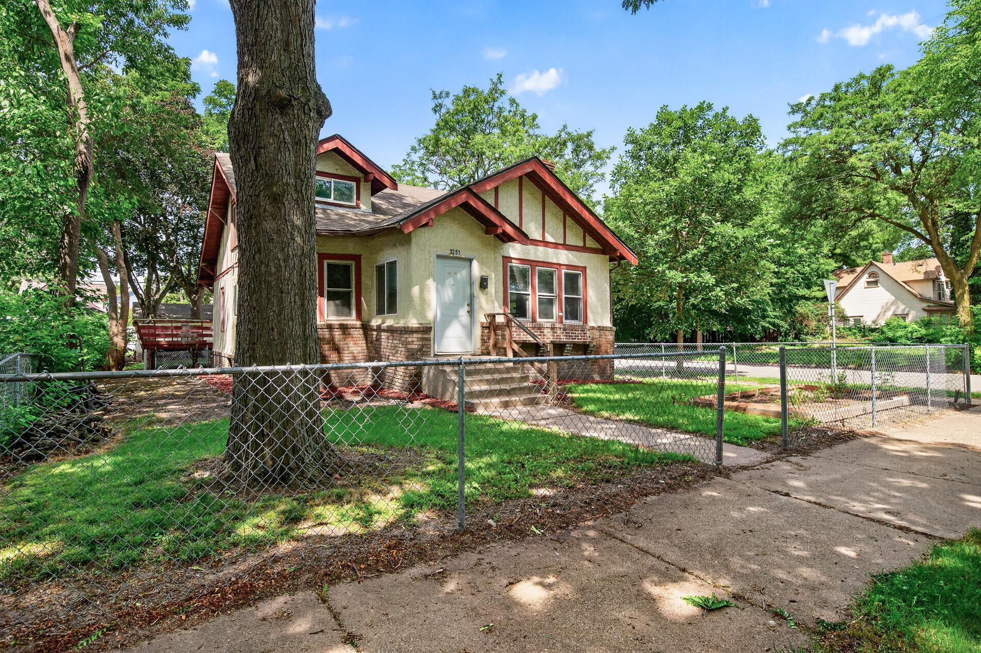 View of Residential at 3251 Colfax Avenue, Minneapolis MN 55412, Minneapolis (3 of 31) - Mike Wilen | Minnesota Team Real Estate