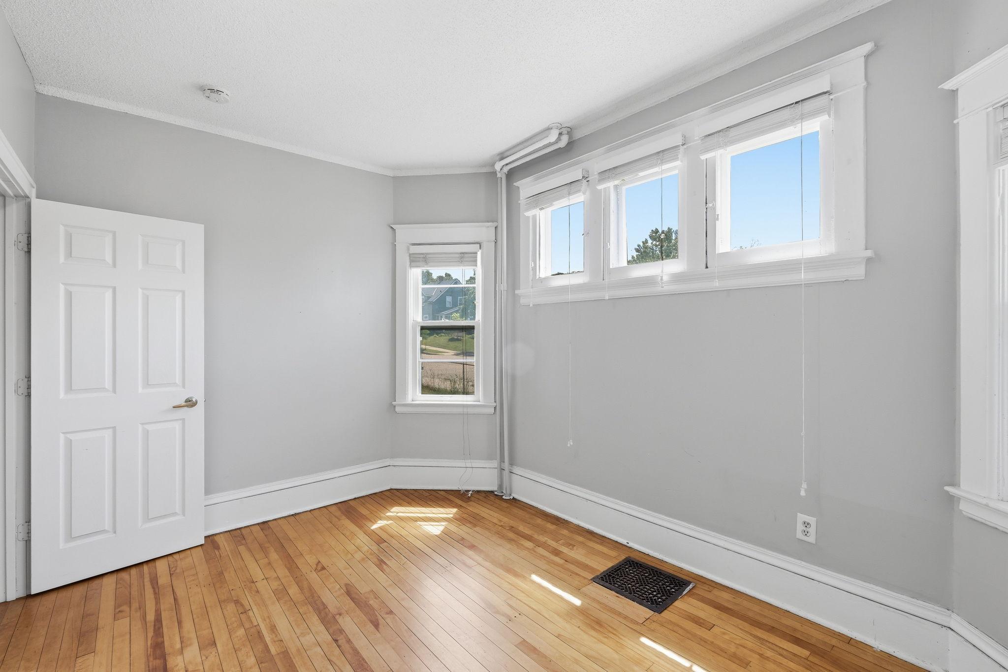 View of Residential Income at 3954 Portland Avenue, Minneapolis MN 55407, Minneapolis (15 of 38) - Mike Wilen | Minnesota Team Real Estate