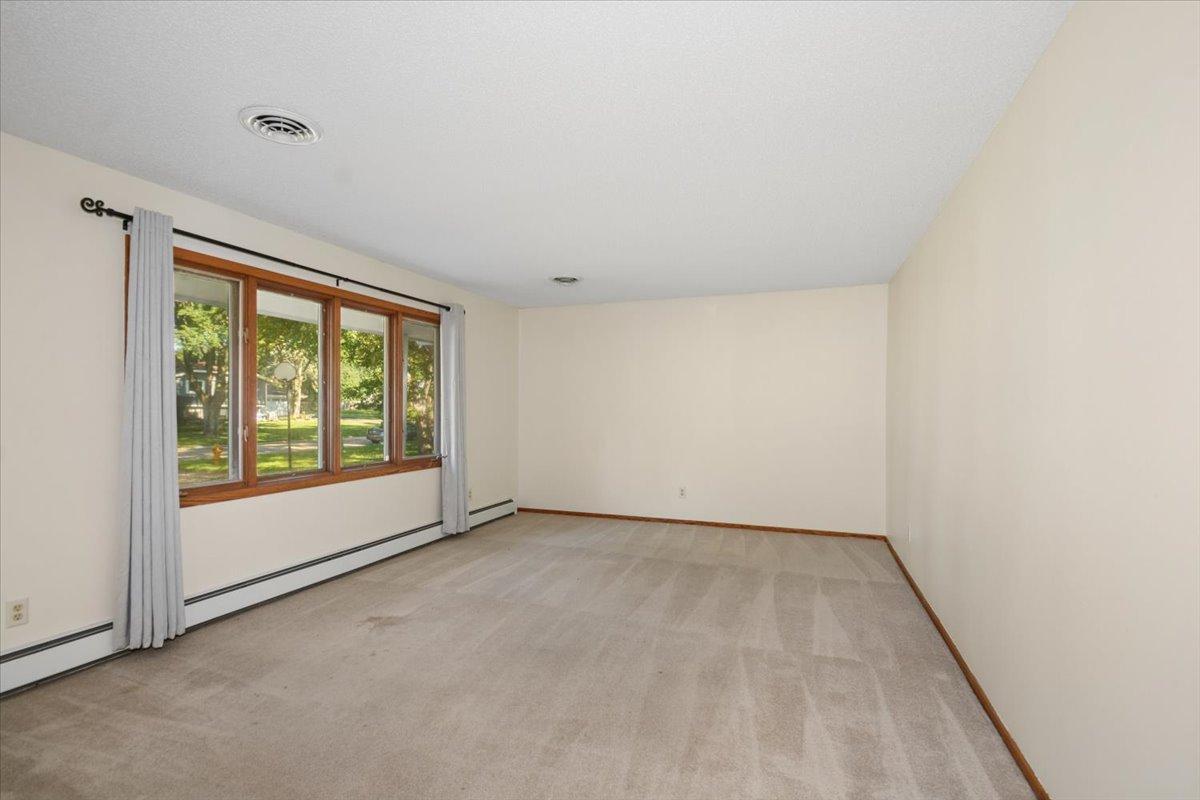 View of Residential at 300 Quaker Lane, Plymouth MN 55441, Plymouth (6 of 21) - Mike Wilen | Minnesota Team Real Estate