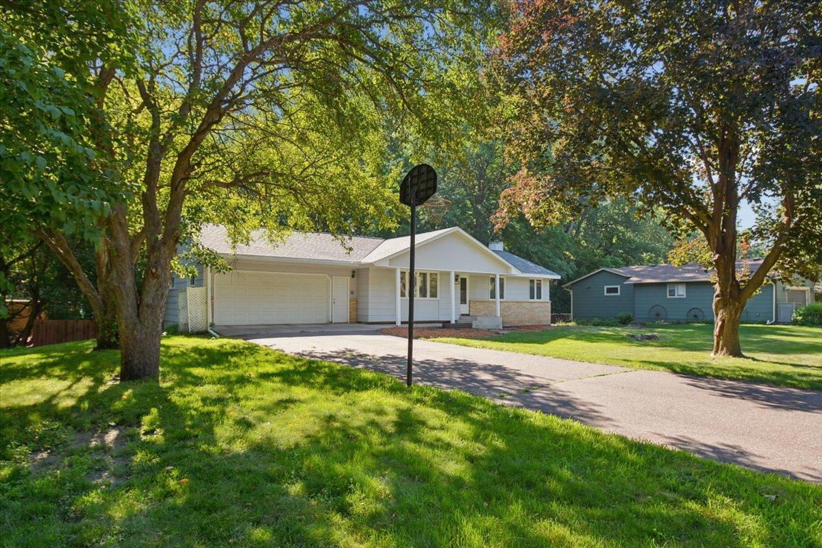 View of Residential at 300 Quaker Lane, Plymouth MN 55441, Plymouth (4 of 21) - Mike Wilen | Minnesota Team Real Estate
