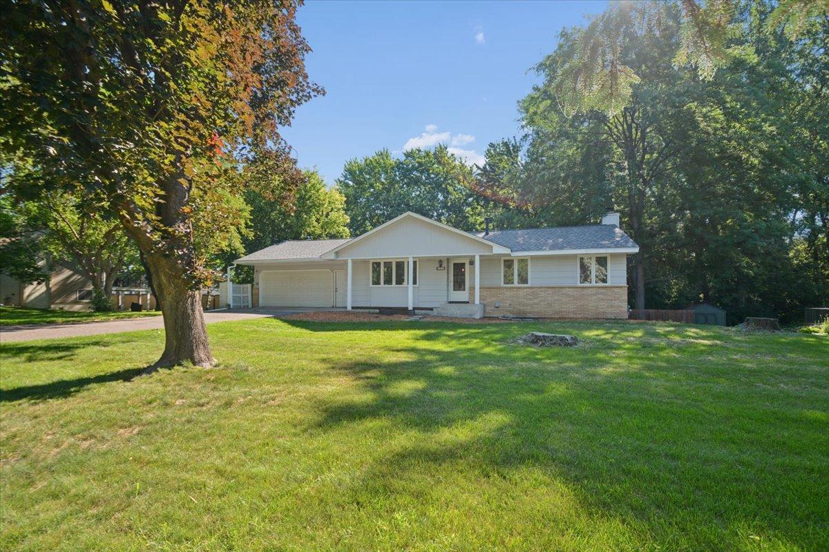 View of Residential at 300 Quaker Lane, Plymouth MN 55441, Plymouth (3 of 21) - Mike Wilen | Minnesota Team Real Estate