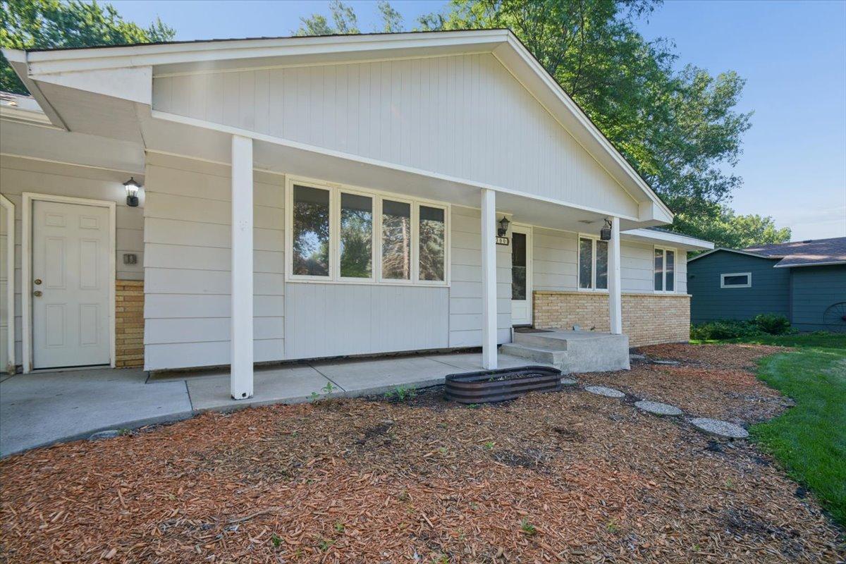 View of Residential at 300 Quaker Lane, Plymouth MN 55441, Plymouth (2 of 21) - Mike Wilen | Minnesota Team Real Estate