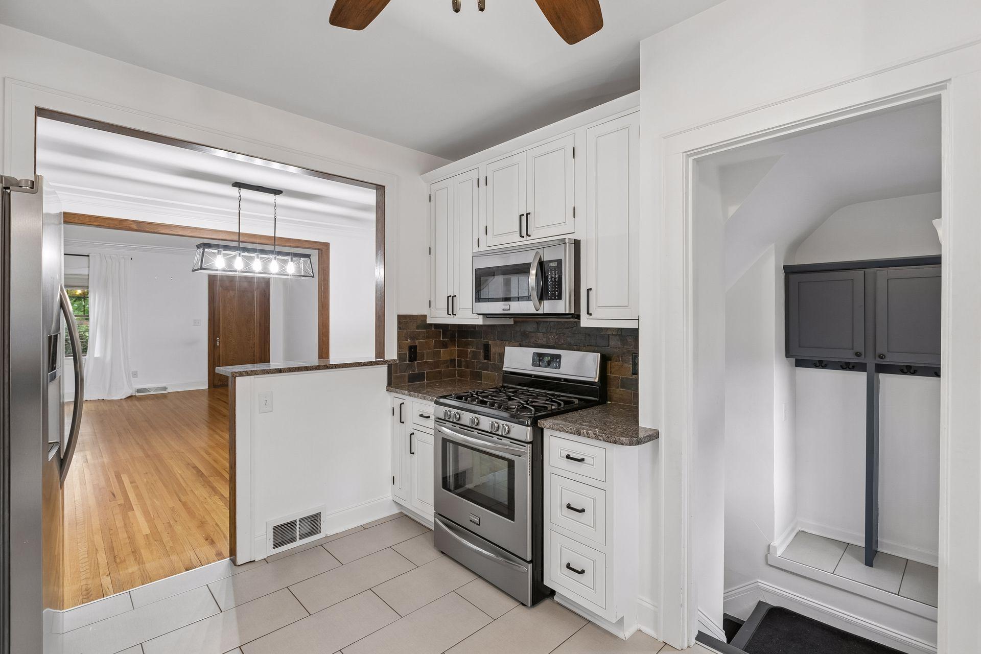 View of Residential at 3350 Xerxes Avenue, Minneapolis MN 55412, Minneapolis (17 of 48) - Mike Wilen | Minnesota Team Real Estate