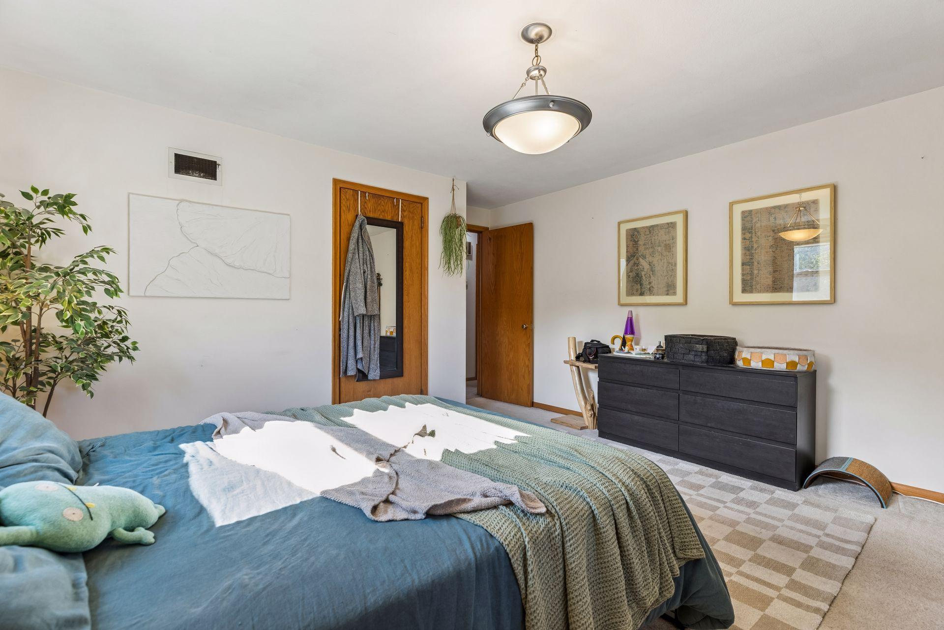View of Residential Income at 5300 Penn Avenue, Minneapolis MN 55419, Minneapolis (33 of 39) - Mike Wilen | Minnesota Team Real Estate