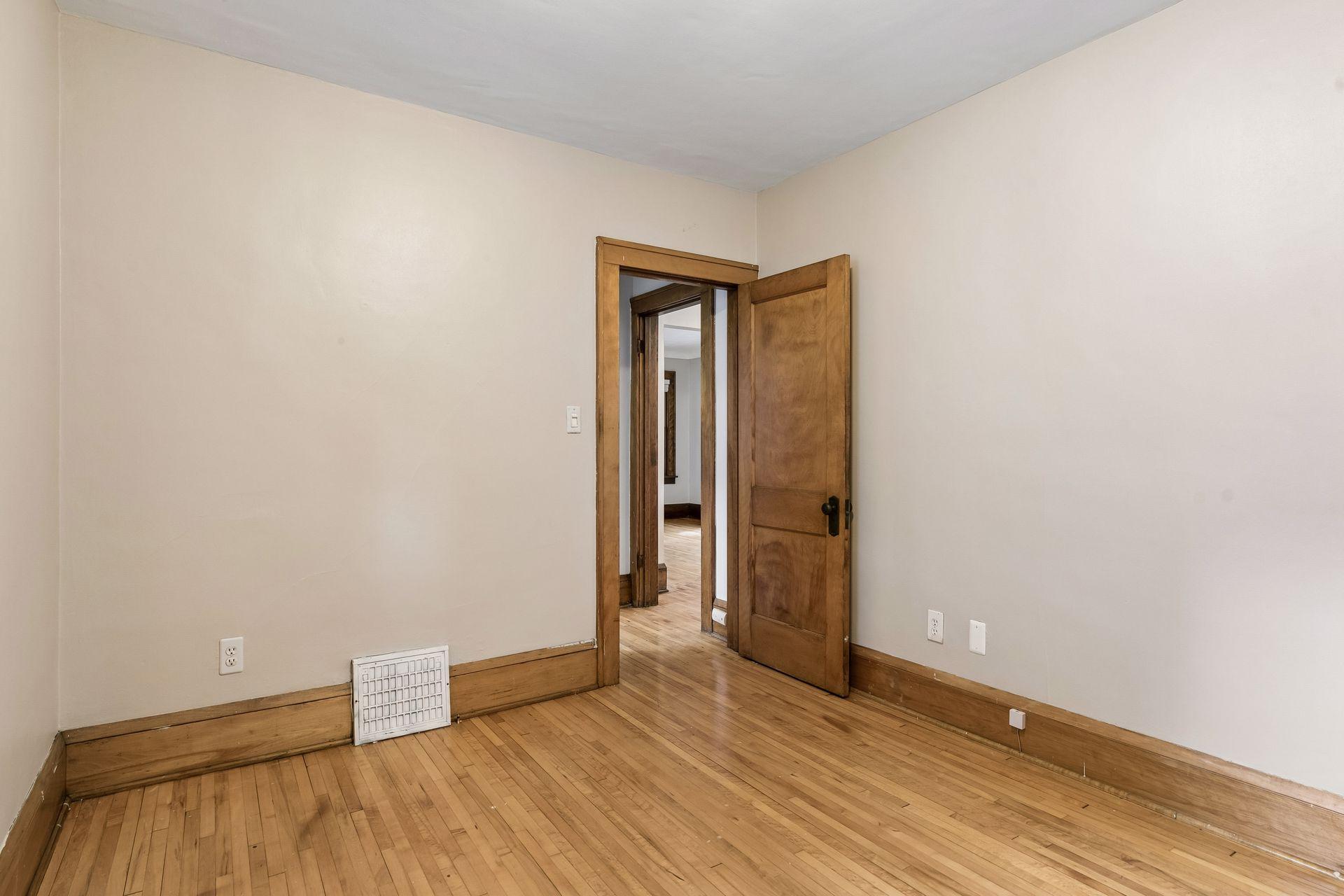 View of Residential at 1310 Seminary Avenue, Saint Paul MN 55104, Saint Paul (24 of 40) - Mike Wilen | Minnesota Team Real Estate