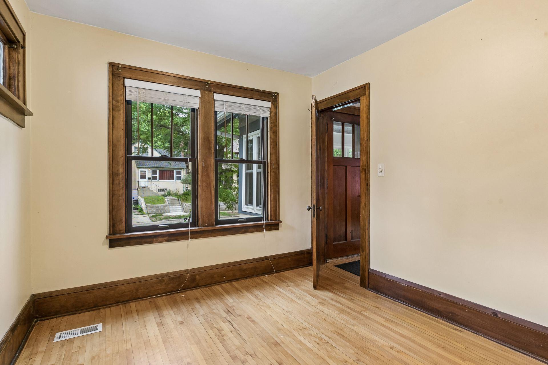 View of Residential at 1310 Seminary Avenue, Saint Paul MN 55104, Saint Paul (22 of 40) - Mike Wilen | Minnesota Team Real Estate