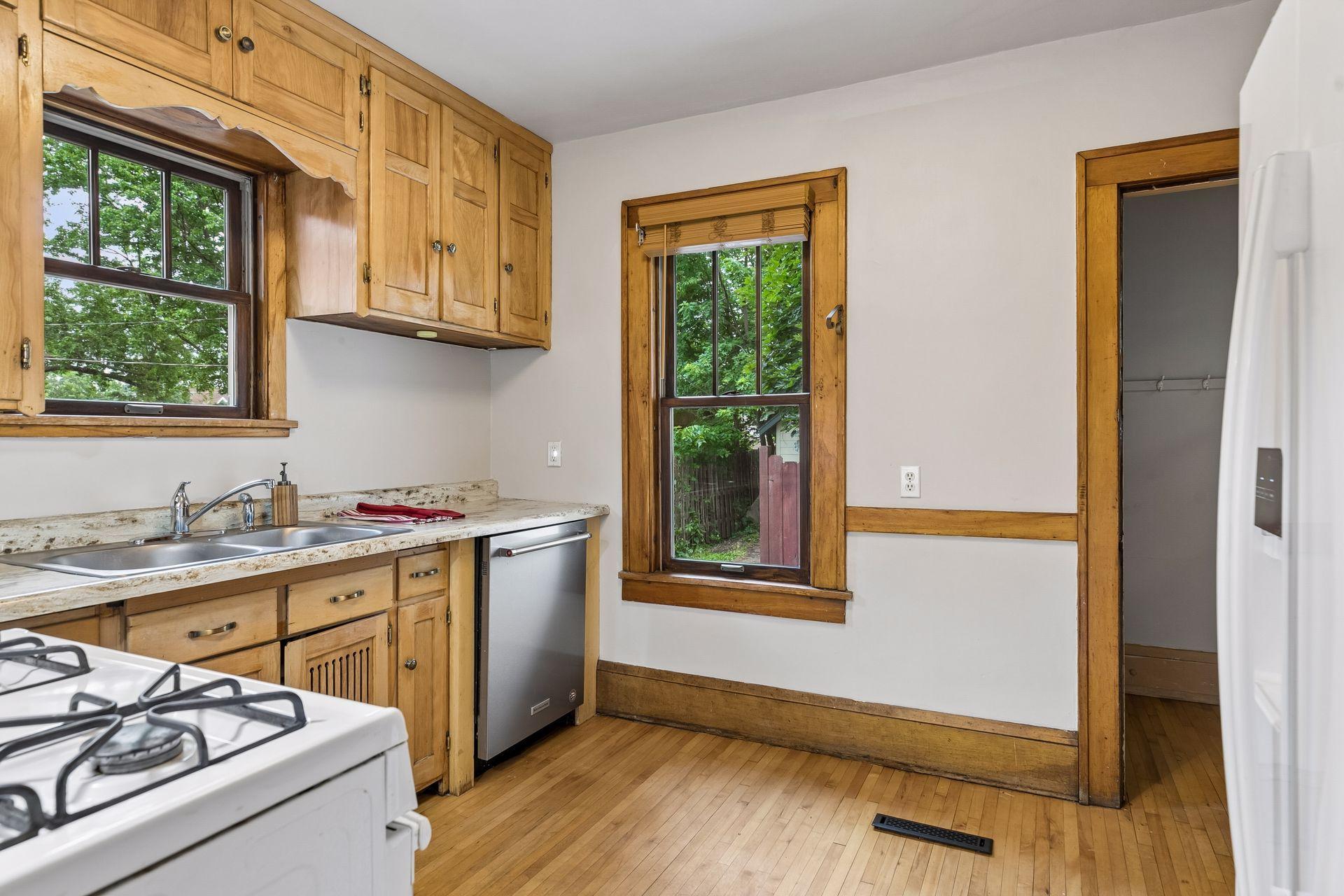 View of Residential at 1310 Seminary Avenue, Saint Paul MN 55104, Saint Paul (17 of 40) - Mike Wilen | Minnesota Team Real Estate