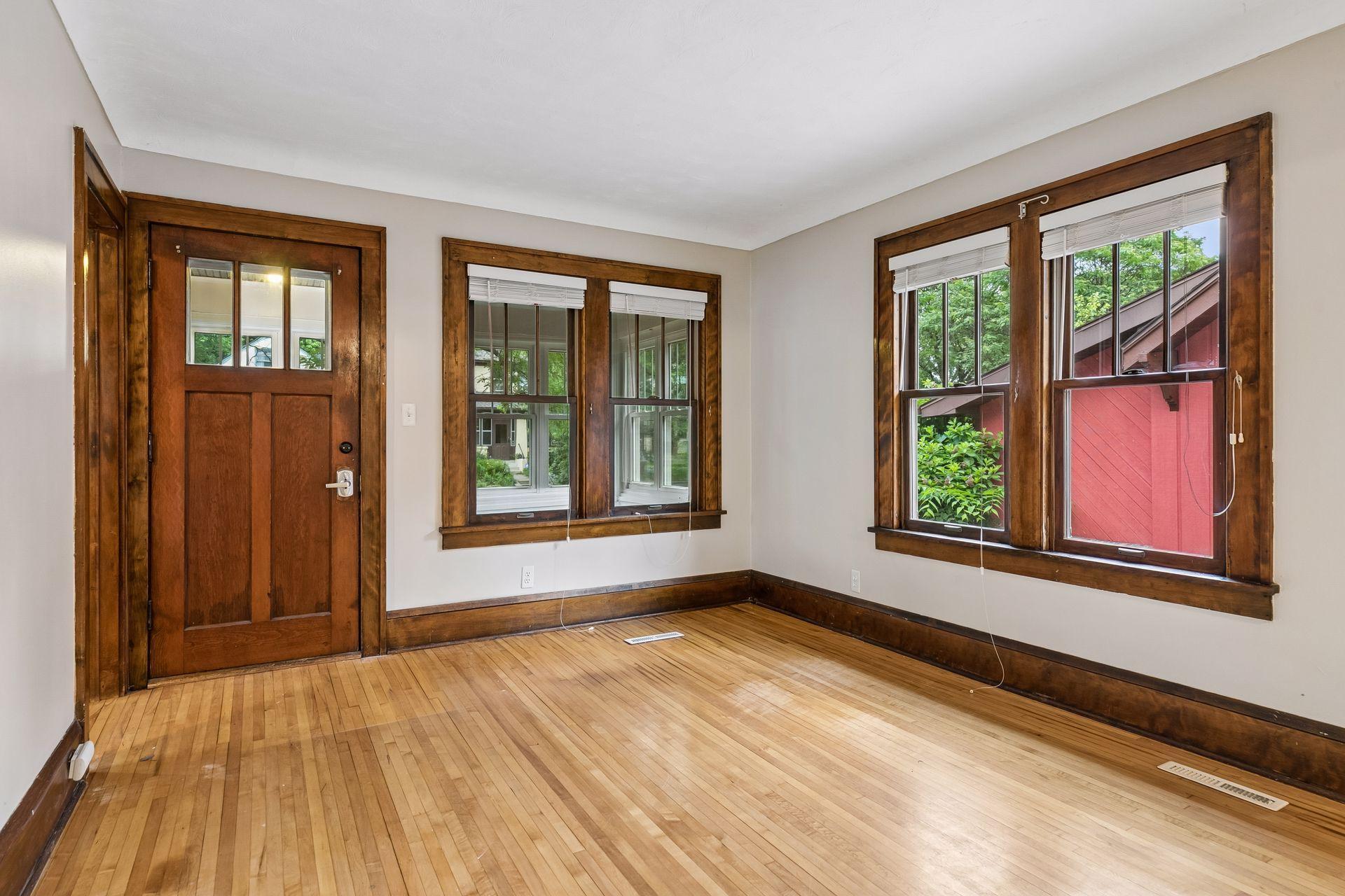View of Residential at 1310 Seminary Avenue, Saint Paul MN 55104, Saint Paul (8 of 40) - Mike Wilen | Minnesota Team Real Estate