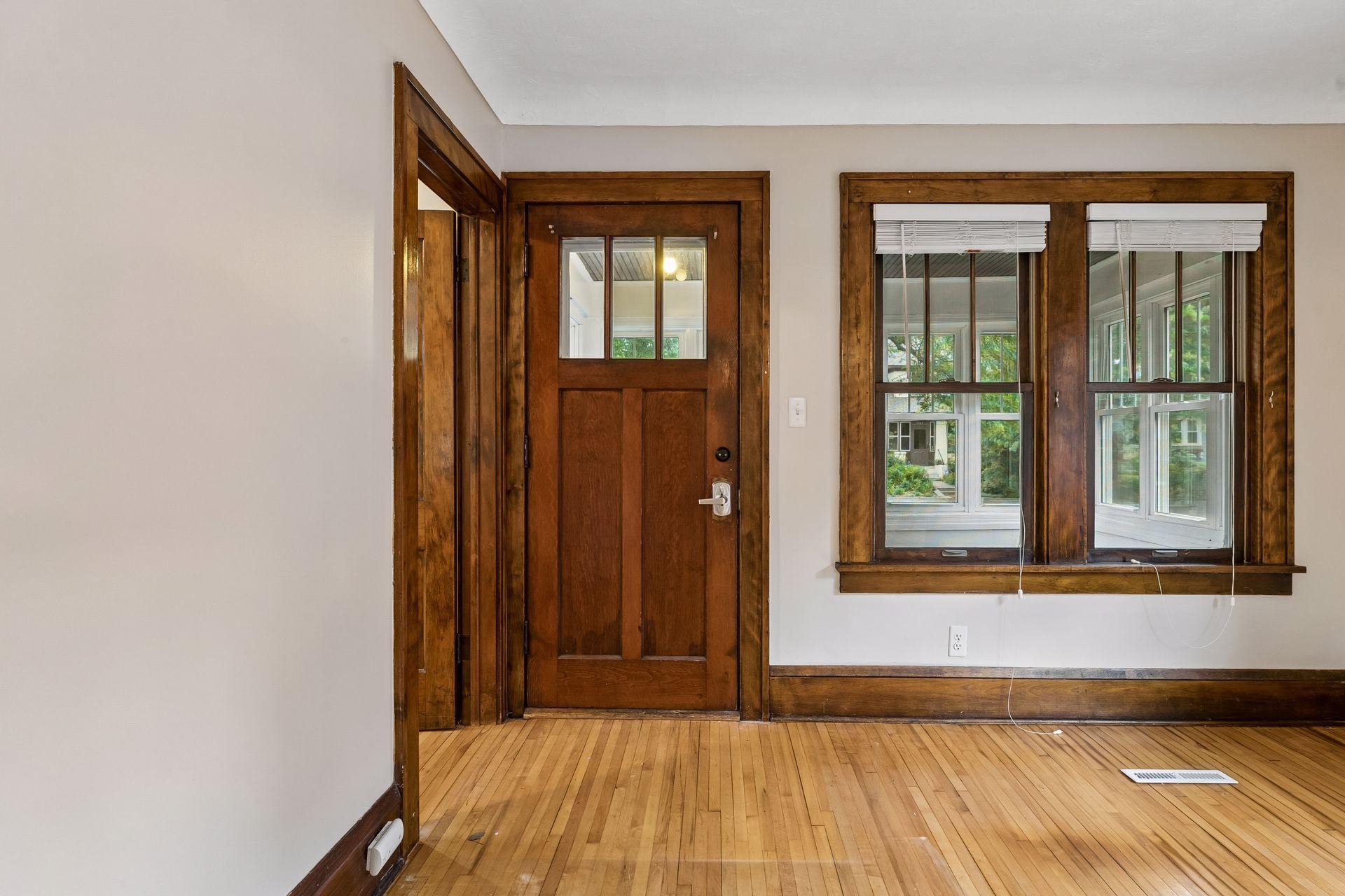 View of Residential at 1310 Seminary Avenue, Saint Paul MN 55104, Saint Paul (6 of 40) - Mike Wilen | Minnesota Team Real Estate