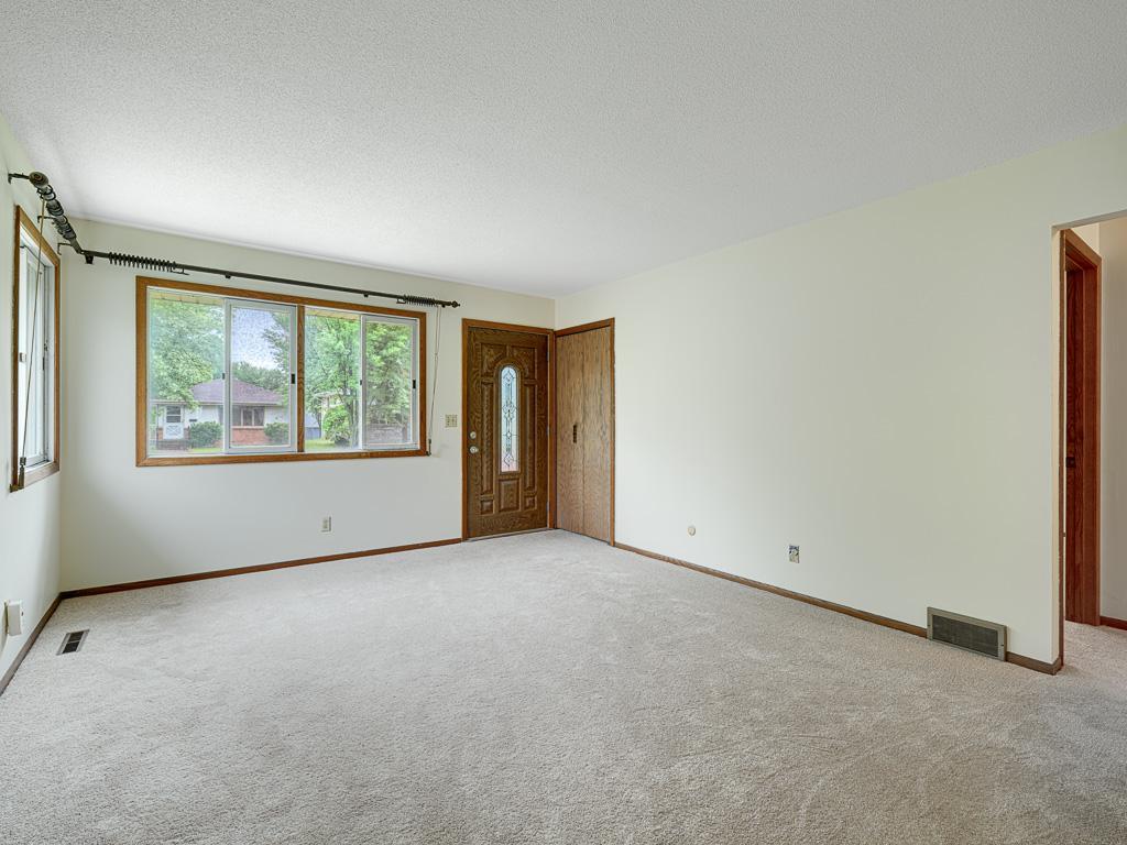 View of Residential at 1625 Mclean Avenue, Saint Paul MN 55106, Saint Paul (3 of 21) - Mike Wilen | Minnesota Team Real Estate