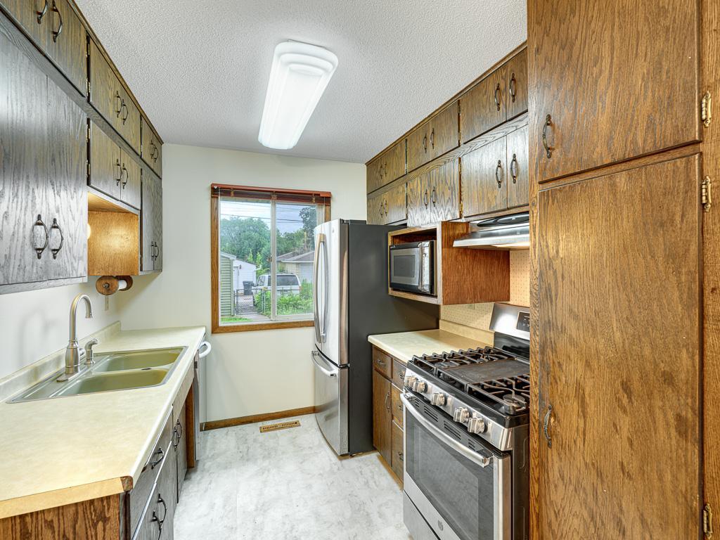 View of Residential at 1625 Mclean Avenue, Saint Paul MN 55106, Saint Paul (7 of 21) - Mike Wilen | Minnesota Team Real Estate