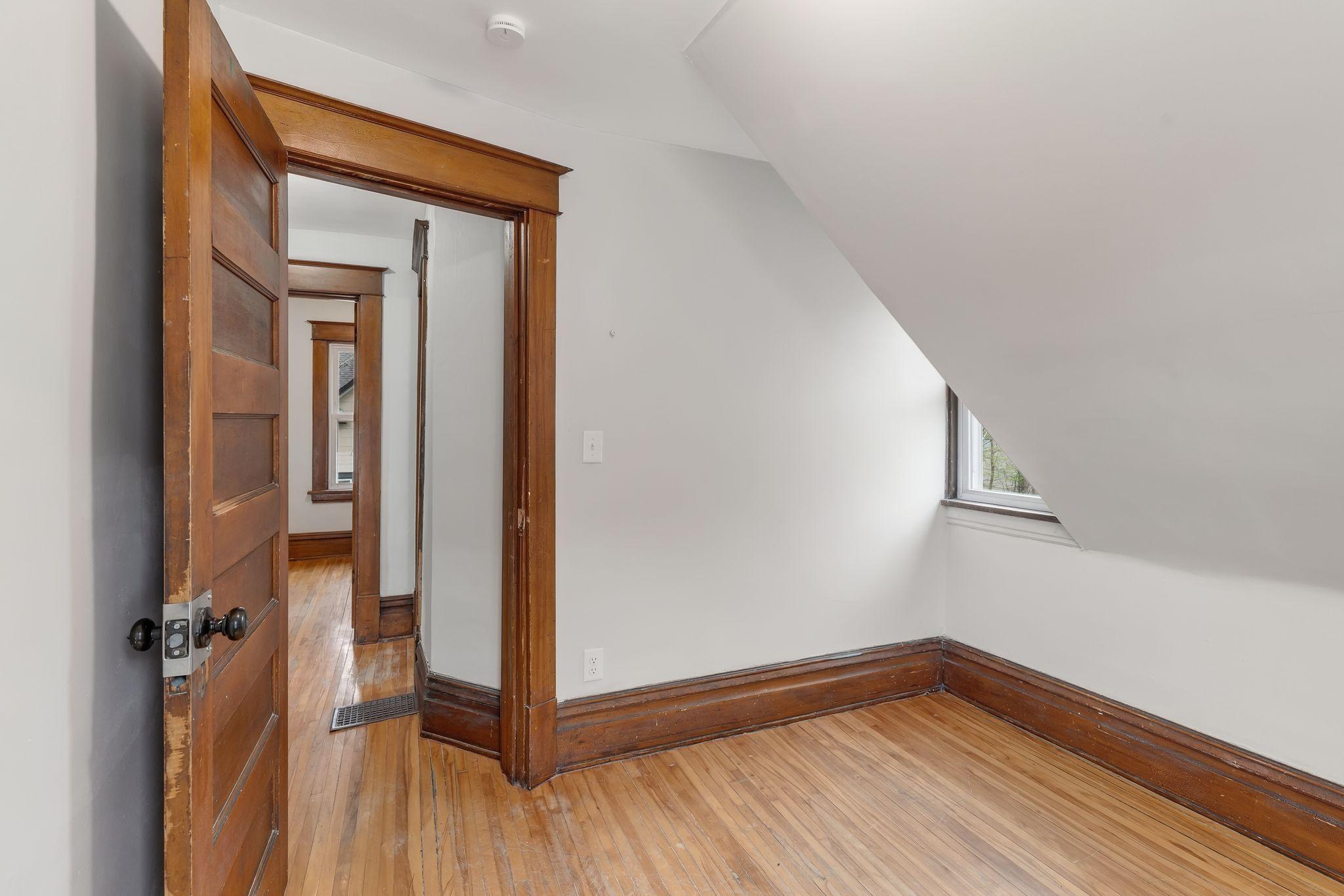 View of Residential at 1302 Hewitt Avenue, Saint Paul MN 55104, Saint Paul (21 of 27) - Mike Wilen | Minnesota Team Real Estate