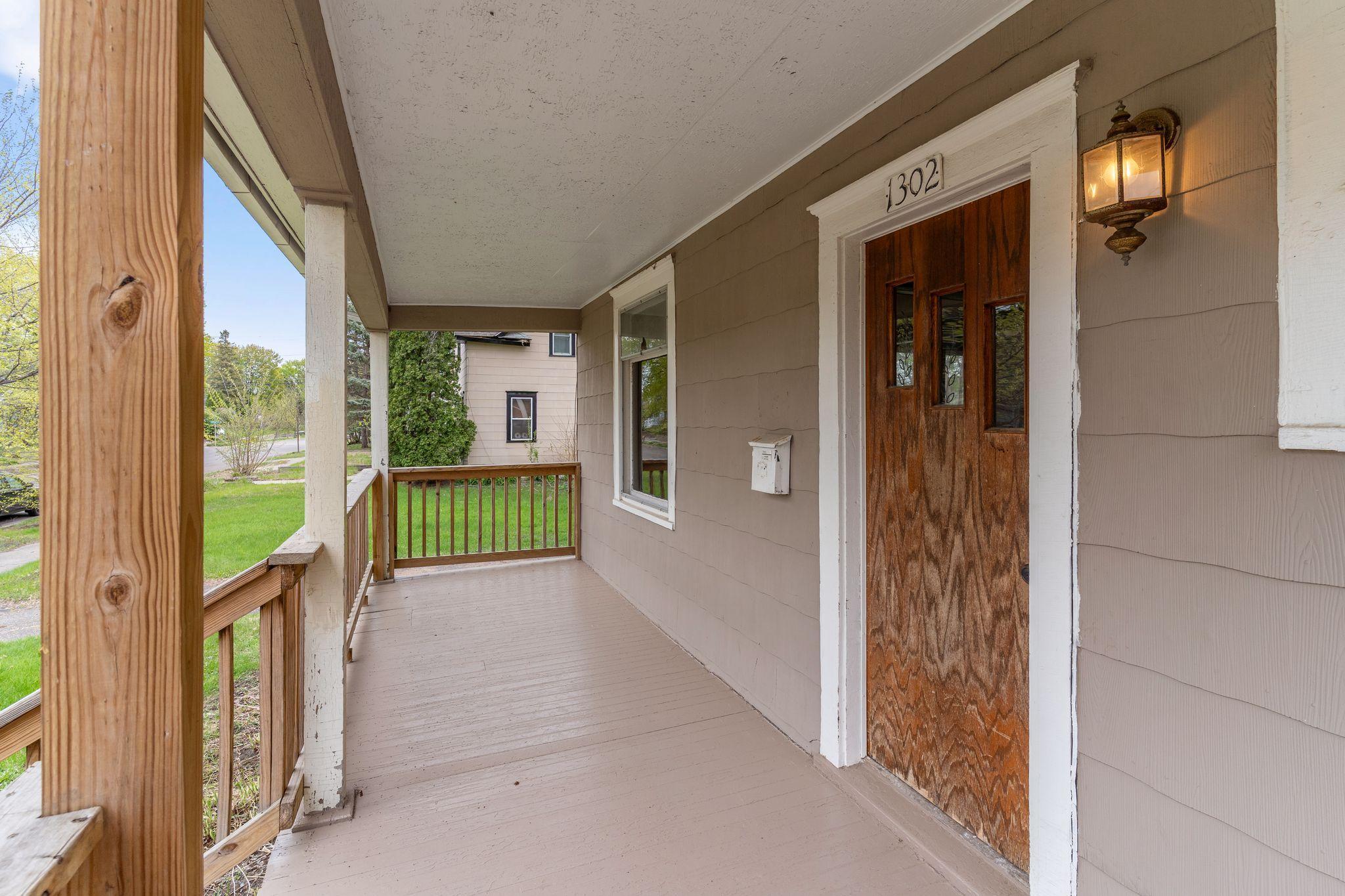 View of Residential at 1302 Hewitt Avenue, Saint Paul MN 55104, Saint Paul (9 of 27) - Mike Wilen | Minnesota Team Real Estate