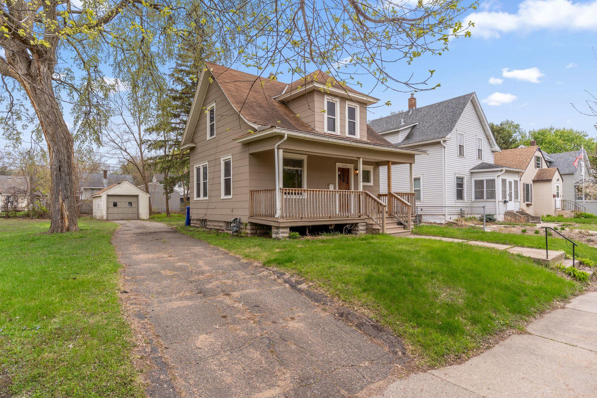 View of Residential at 1302 Hewitt Avenue, Saint Paul MN 55104, Saint Paul (7 of 27) - Mike Wilen | Minnesota Team Real Estate