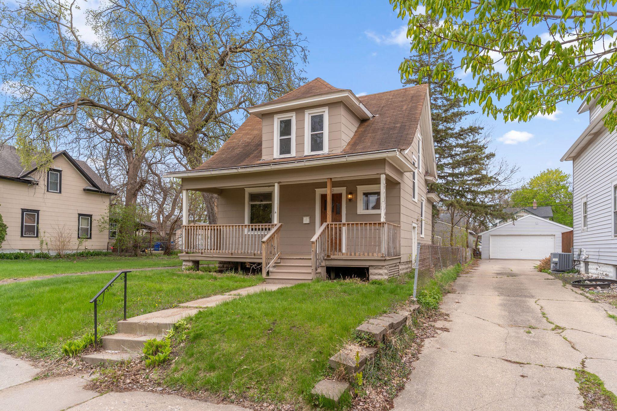 View of Single Family at 1302 Hewitt Avenue, Saint Paul - Mike Wilen | Minnesota Team Real Estate