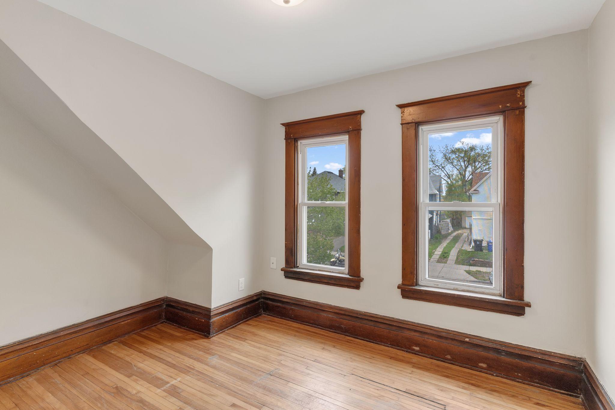View of Residential at 1302 Hewitt Avenue, Saint Paul MN 55104, Saint Paul (15 of 27) - Mike Wilen | Minnesota Team Real Estate