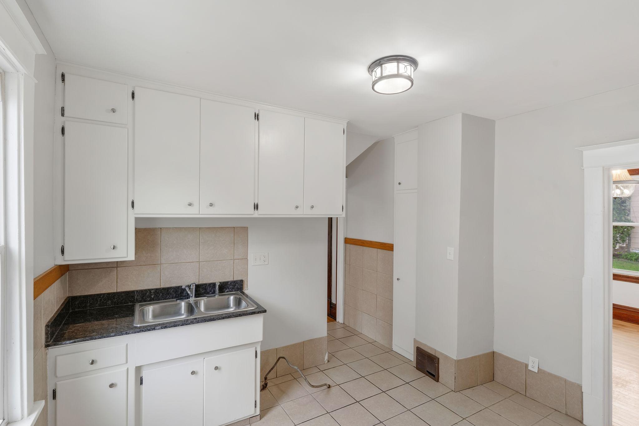 View of Residential at 1302 Hewitt Avenue, Saint Paul MN 55104, Saint Paul (4 of 27) - Mike Wilen | Minnesota Team Real Estate