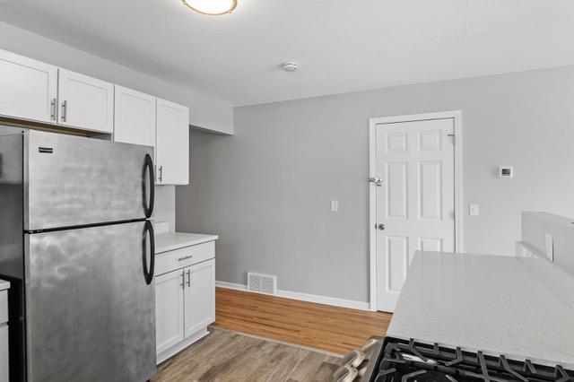 View of Residential Income at 2105 Russell Avenue, Minneapolis MN 55411, Minneapolis (9 of 18) - Mike Wilen | Minnesota Team Real Estate
