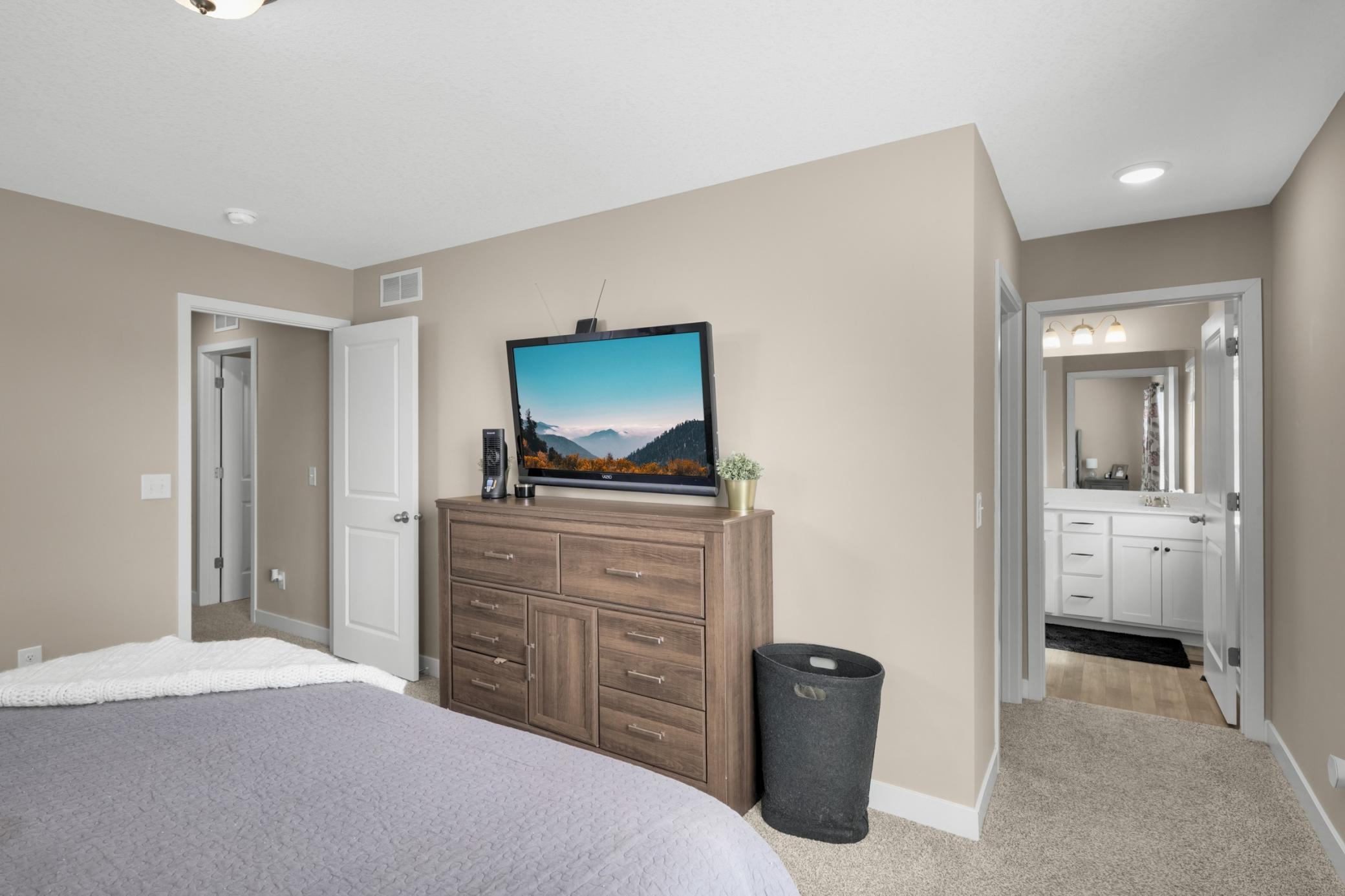 View of Residential at 18184 Hartlin Avenue, Lakeville MN 55044, Lakeville (20 of 40) - Mike Wilen | Minnesota Team Real Estate