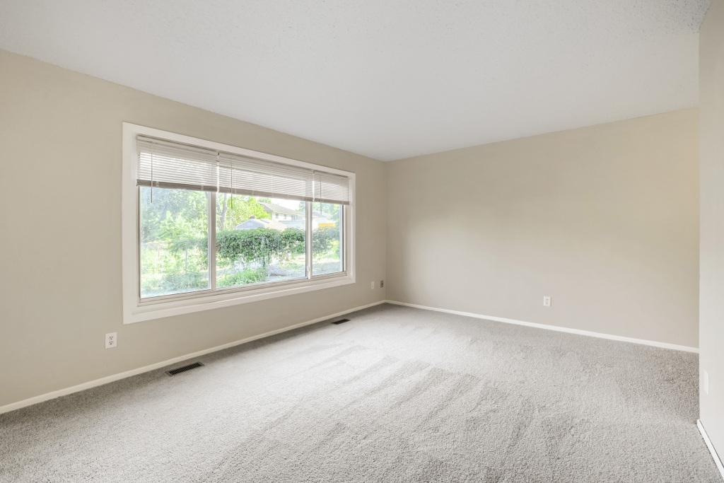 View of Residential at 5918 Cahill Avenue, Inver Grove Heights MN 55076, Inver Grove Heights (7 of 28) - Mike Wilen | Minnesota Team Real Estate