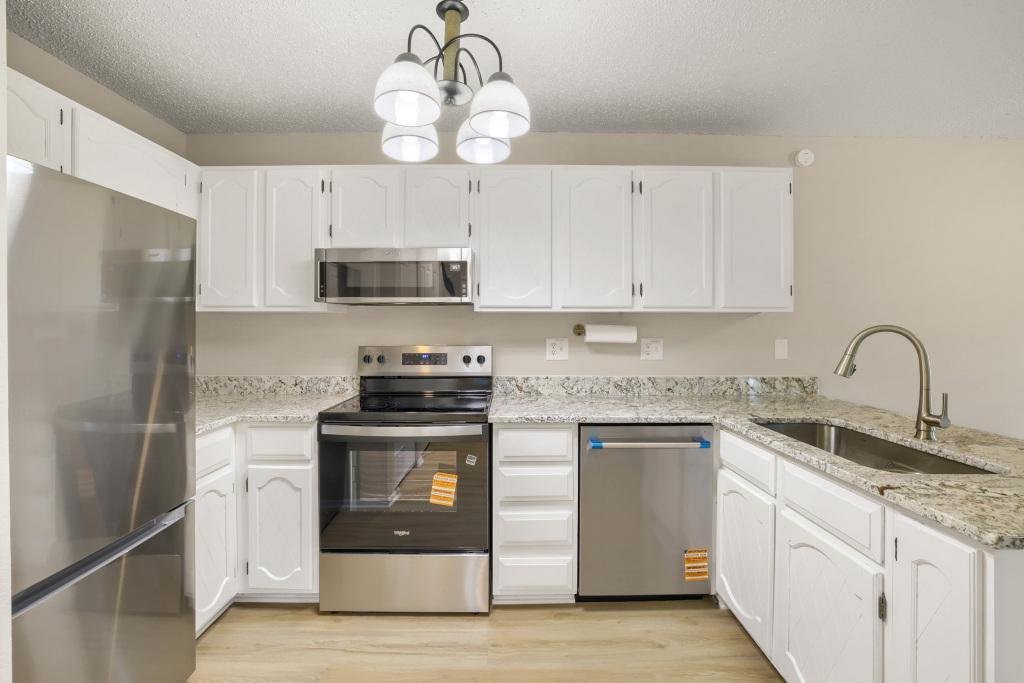 View of Residential at 5918 Cahill Avenue, Inver Grove Heights MN 55076, Inver Grove Heights (13 of 28) - Mike Wilen | Minnesota Team Real Estate