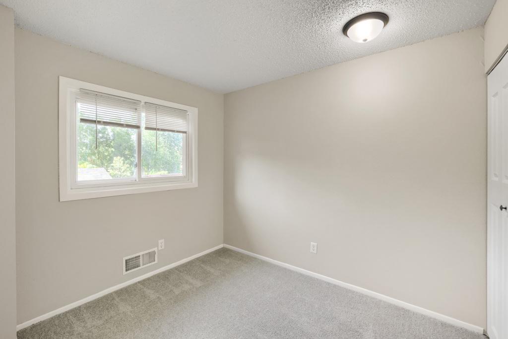 View of Residential at 5918 Cahill Avenue, Inver Grove Heights MN 55076, Inver Grove Heights (14 of 28) - Mike Wilen | Minnesota Team Real Estate