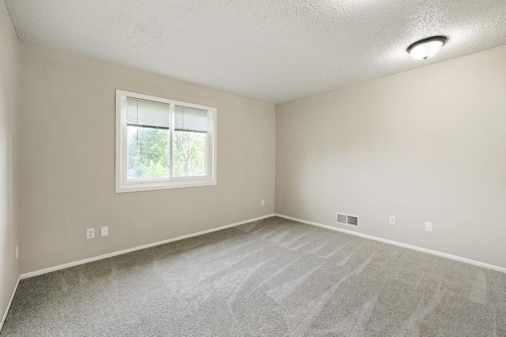 View of Residential at 5918 Cahill Avenue, Inver Grove Heights MN 55076, Inver Grove Heights (19 of 28) - Mike Wilen | Minnesota Team Real Estate
