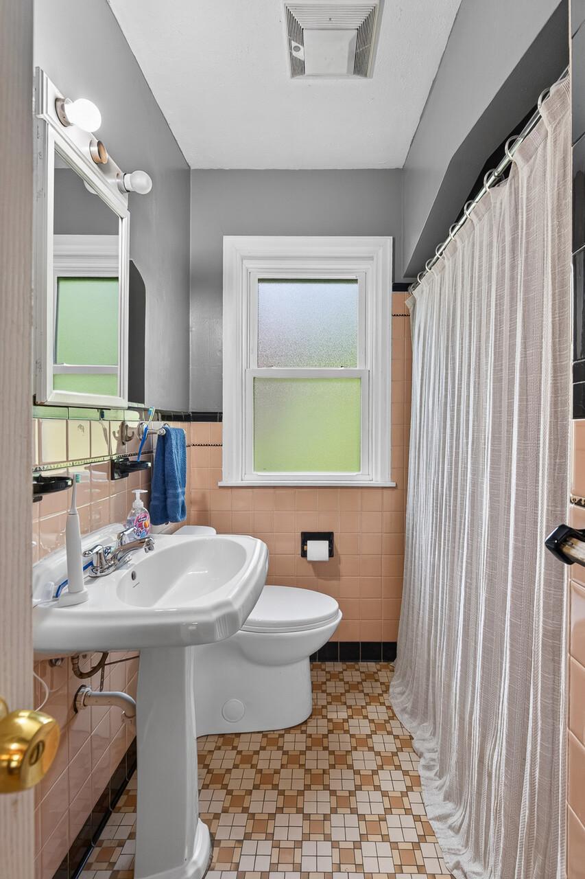 View of Residential at 5336 Hiawatha Lane, Minneapolis MN 55417, Minneapolis (12 of 29) - Mike Wilen | Minnesota Team Real Estate