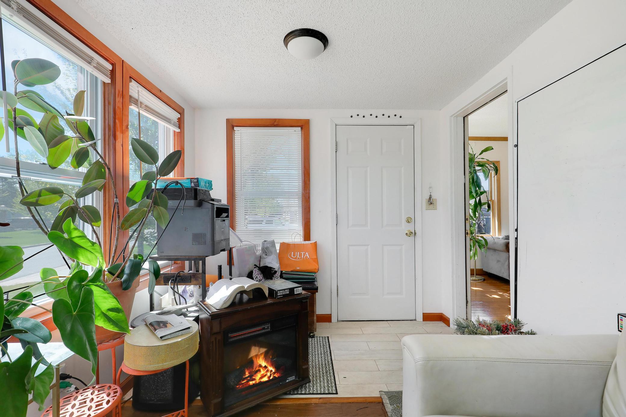 View of Residential at 6425 Fremont Avenue, Brooklyn Center MN 55430, Brooklyn Center (4 of 37) - Mike Wilen | Minnesota Team Real Estate