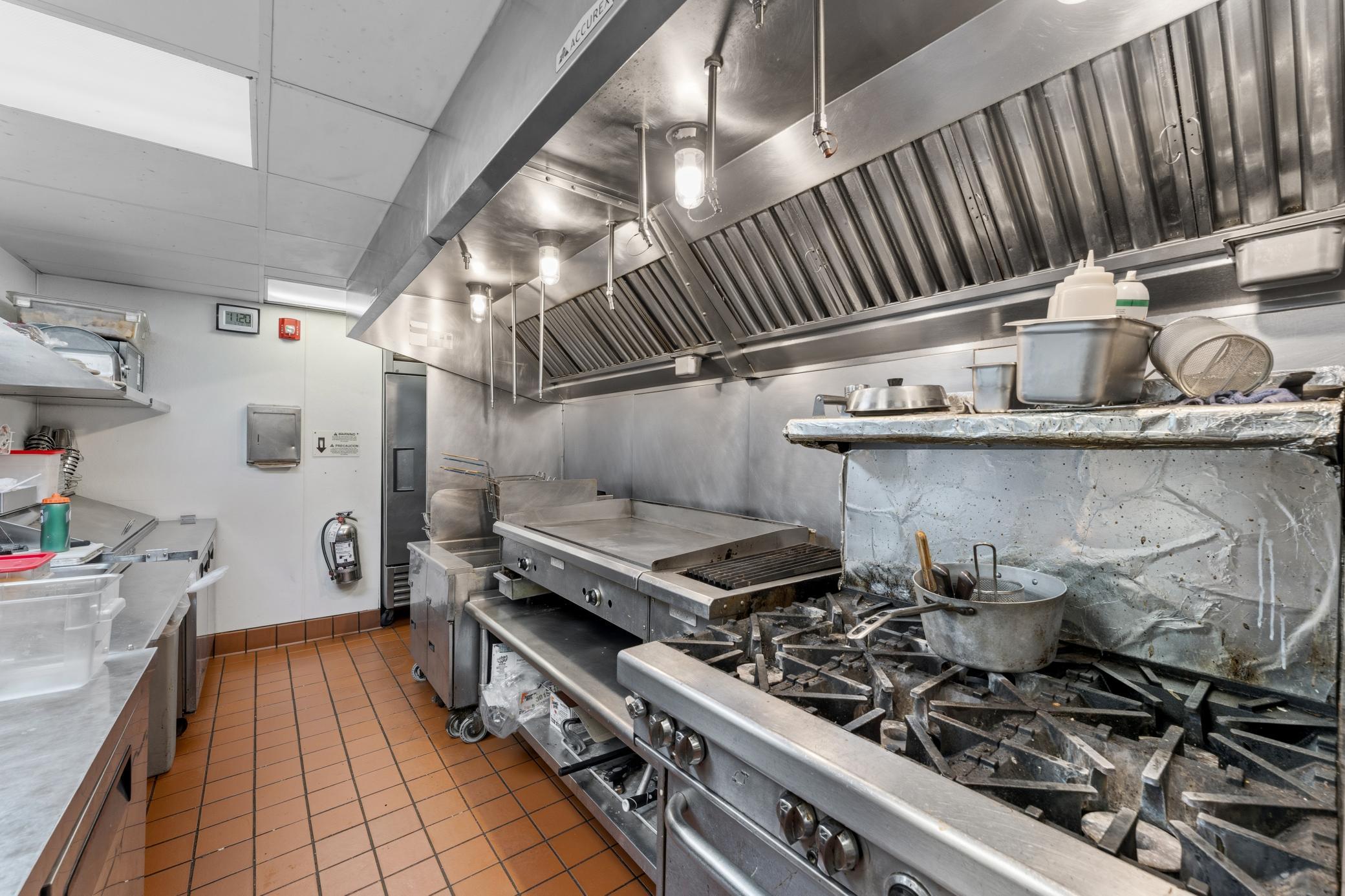View of Commercial Sale at 1111 Hennepin Avenue, Minneapolis MN 55403, Minneapolis (12 of 18) - Mike Wilen | Minnesota Team Real Estate
