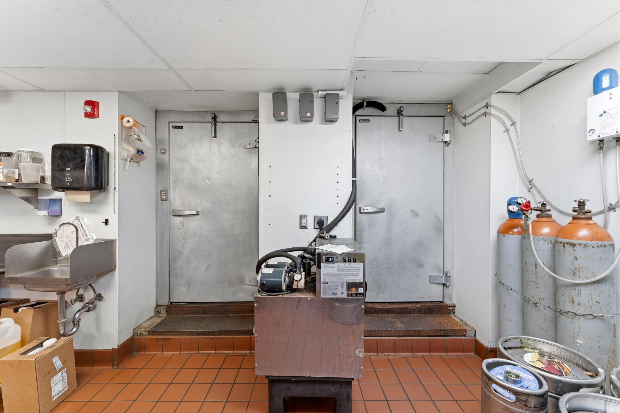 View of Commercial Sale at 1111 Hennepin Avenue, Minneapolis MN 55403, Minneapolis (13 of 18) - Mike Wilen | Minnesota Team Real Estate