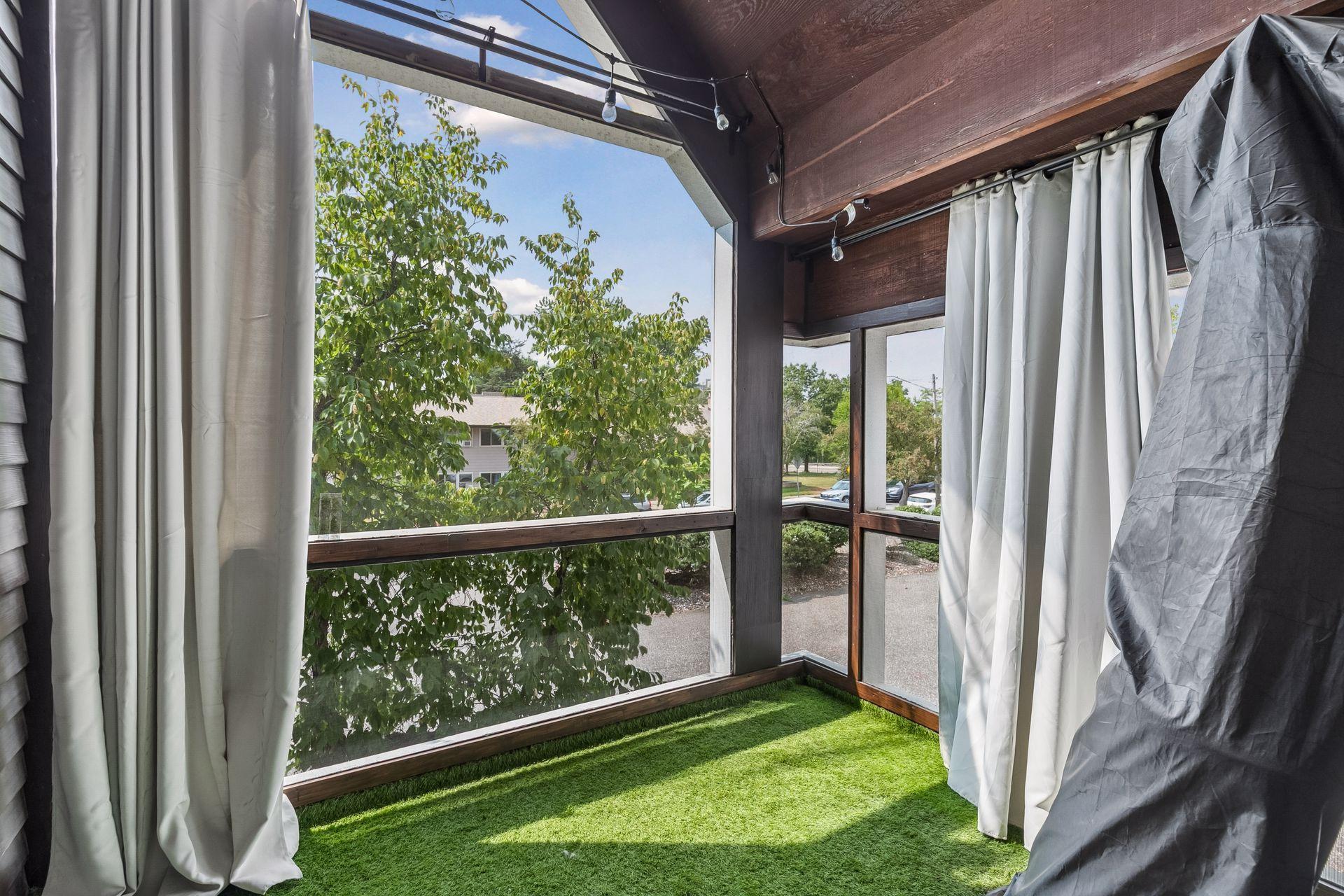 View of Residential at 925 Dartmouth Avenue, Minneapolis MN 55414, Minneapolis (9 of 22) - Mike Wilen | Minnesota Team Real Estate