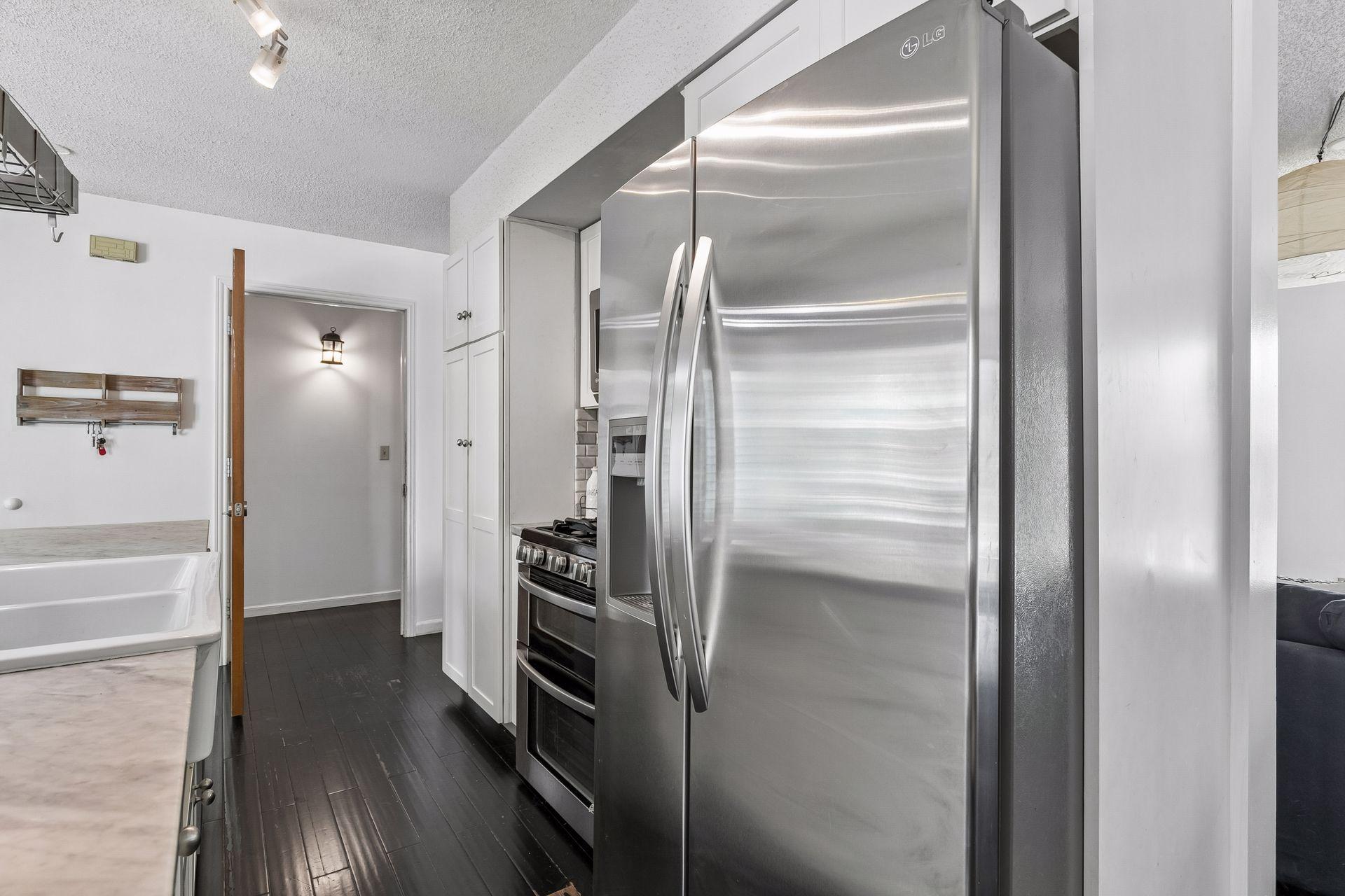 View of Residential at 925 Dartmouth Avenue, Minneapolis MN 55414, Minneapolis (5 of 22) - Mike Wilen | Minnesota Team Real Estate