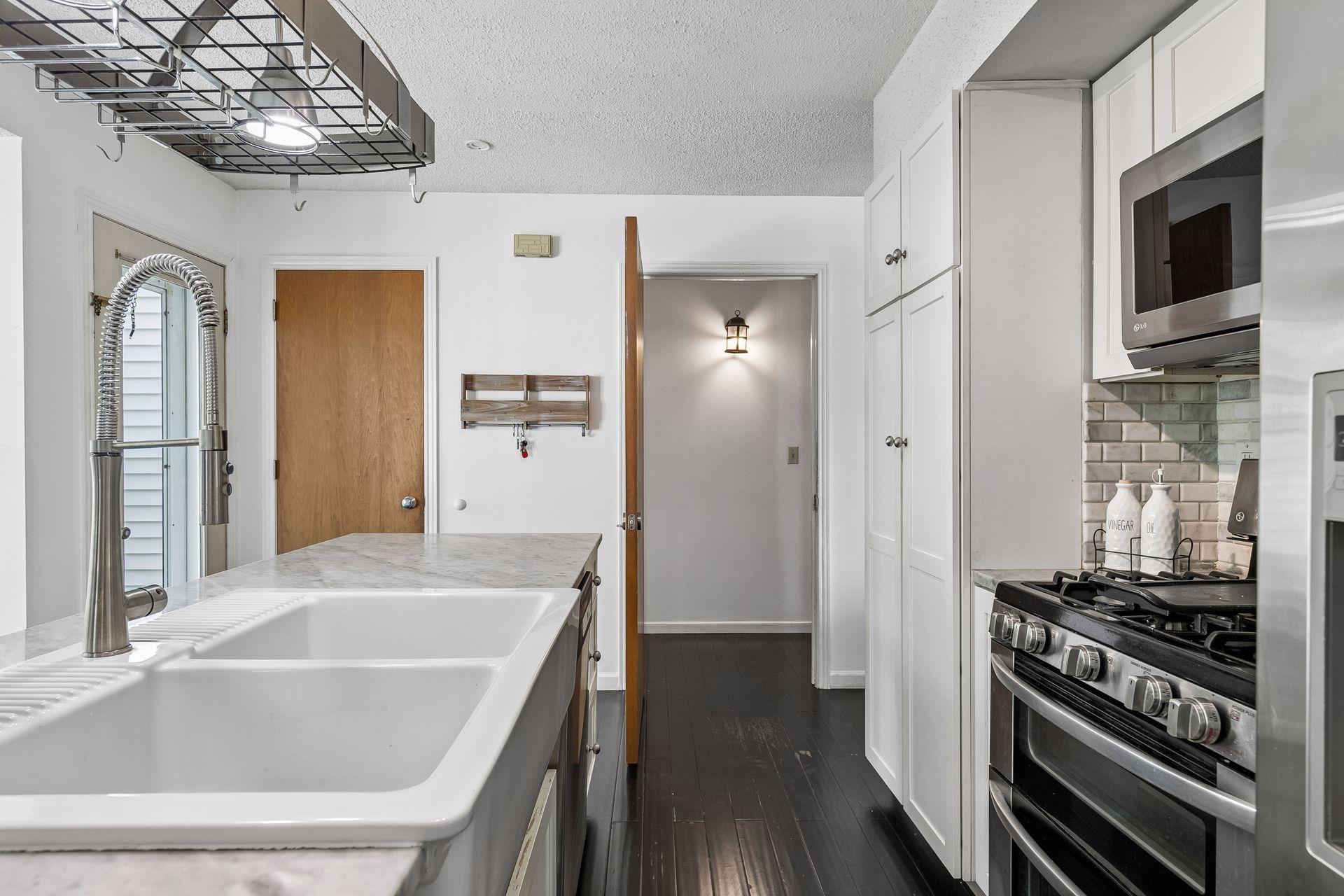 View of Residential at 925 Dartmouth Avenue, Minneapolis MN 55414, Minneapolis (4 of 22) - Mike Wilen | Minnesota Team Real Estate