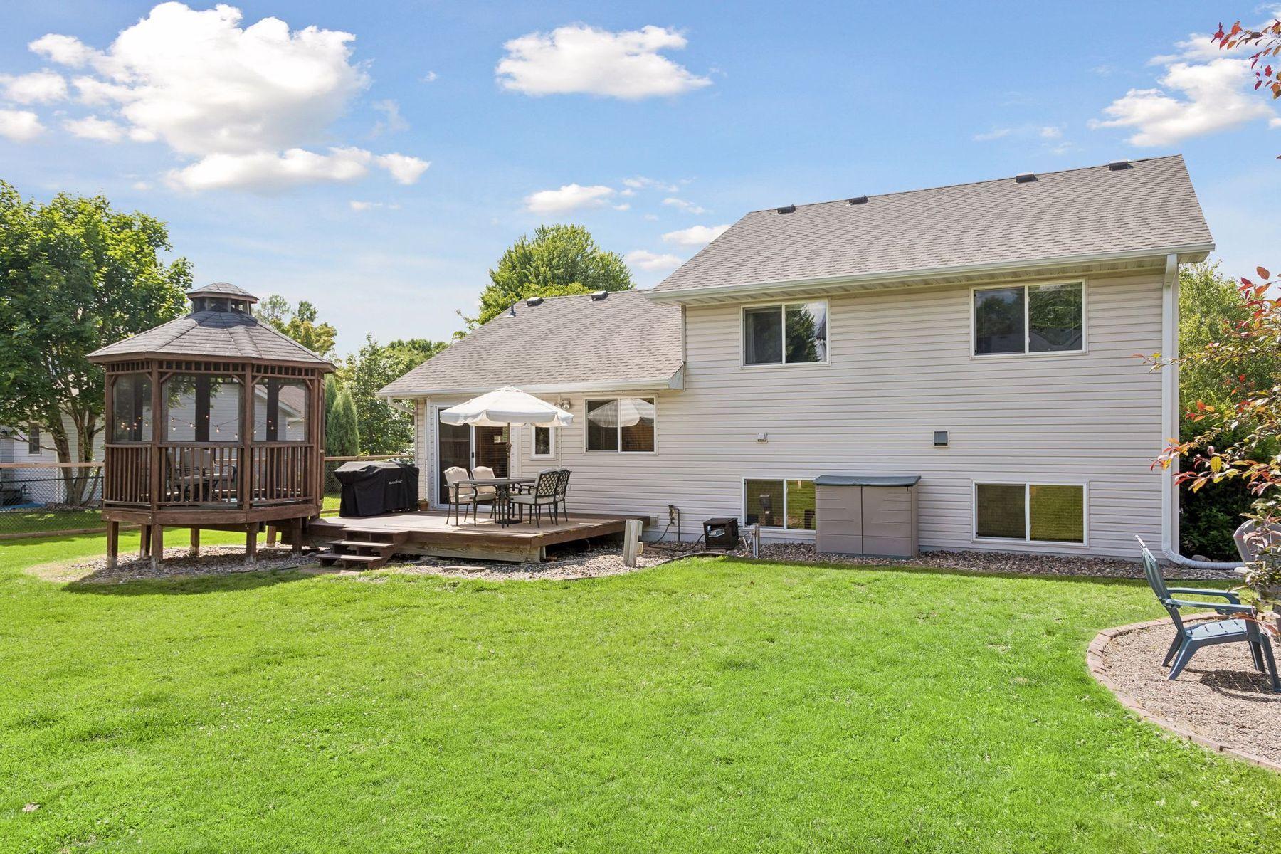 View of Residential at 1049 Bonnieview Drive, Woodbury MN 55129, Woodbury (36 of 43) - Mike Wilen | Minnesota Team Real Estate