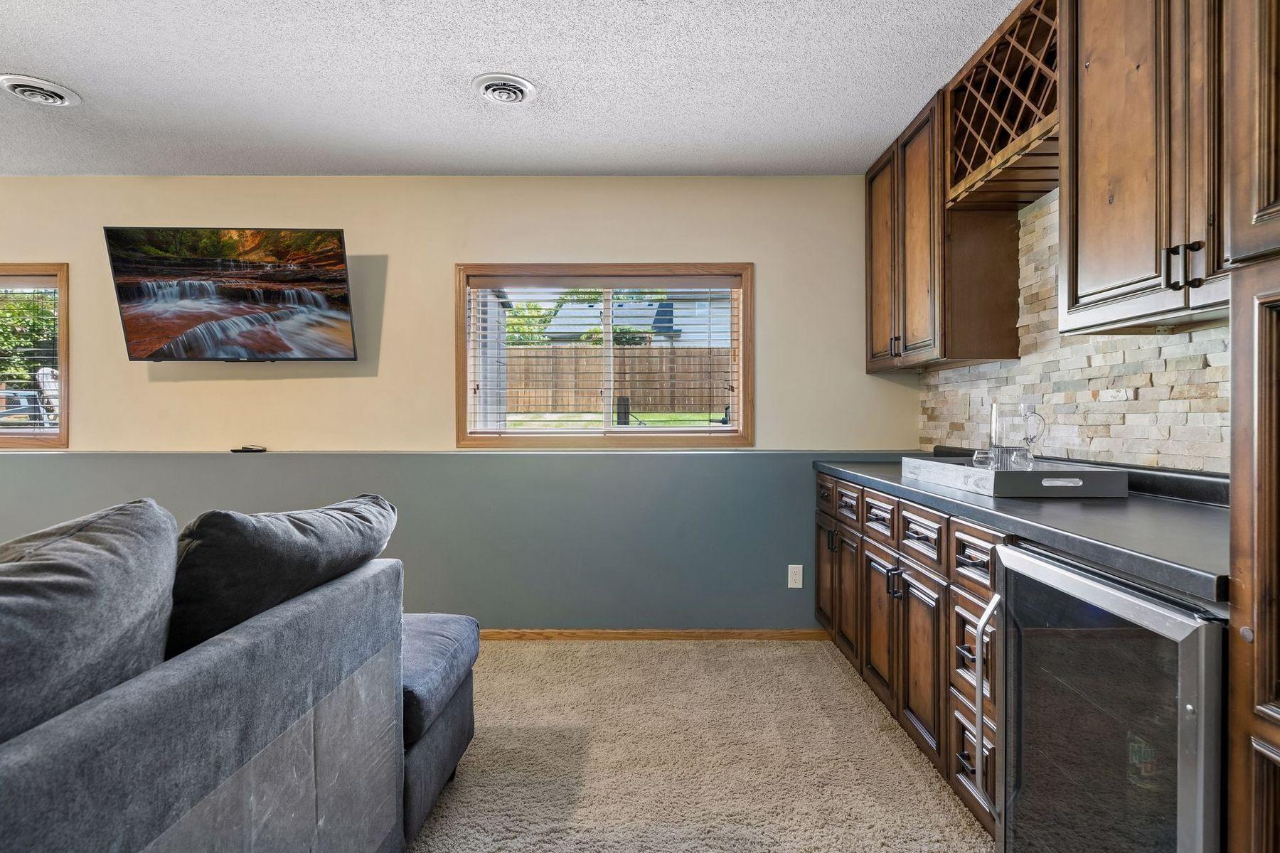View of Residential at 1049 Bonnieview Drive, Woodbury MN 55129, Woodbury (30 of 43) - Mike Wilen | Minnesota Team Real Estate