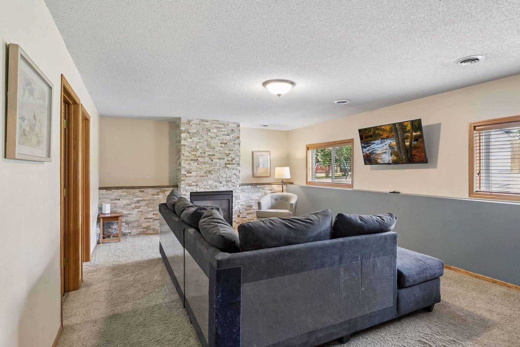 View of Residential at 1049 Bonnieview Drive, Woodbury MN 55129, Woodbury (26 of 43) - Mike Wilen | Minnesota Team Real Estate