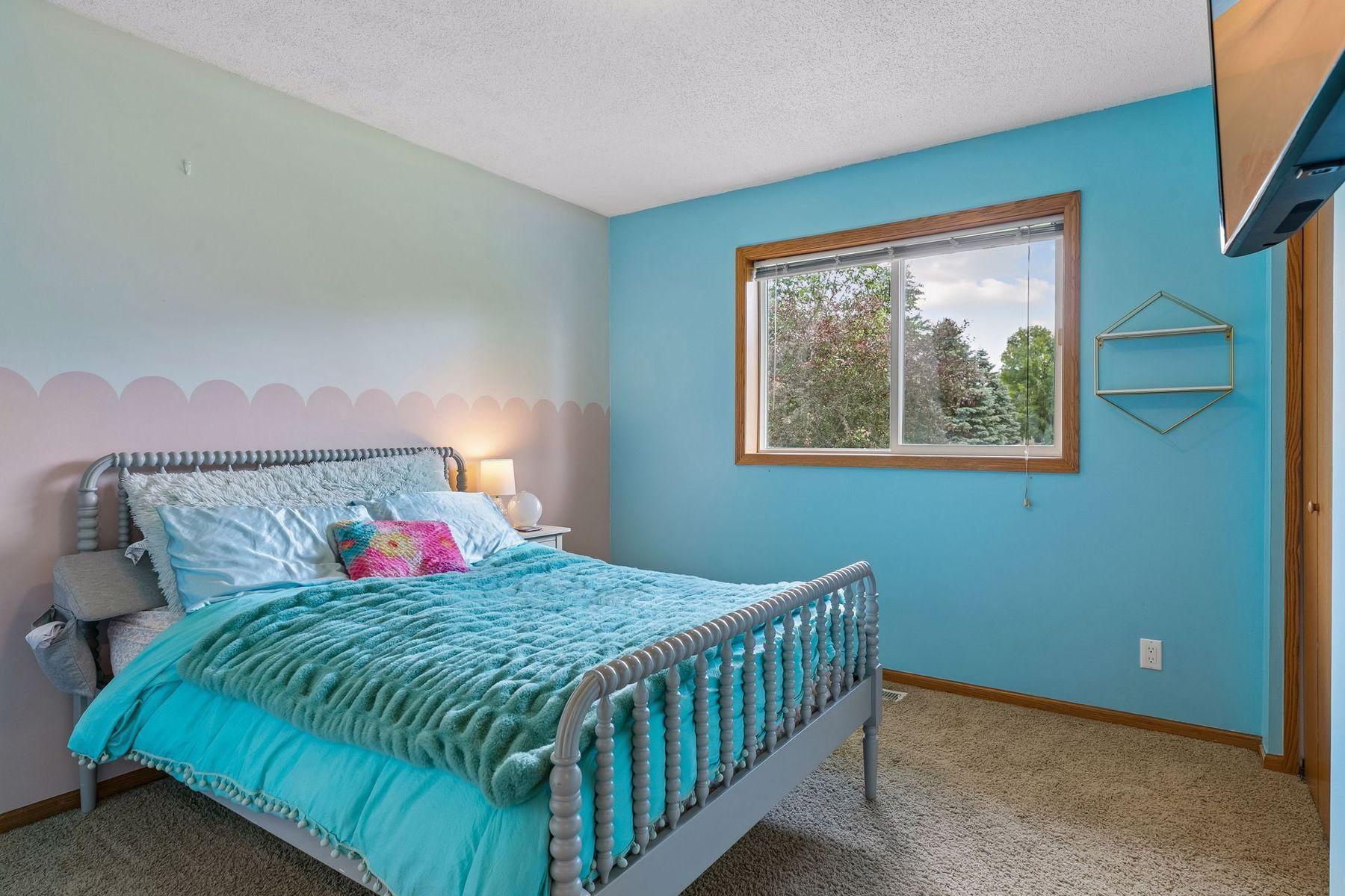 View of Residential at 1049 Bonnieview Drive, Woodbury MN 55129, Woodbury (23 of 43) - Mike Wilen | Minnesota Team Real Estate