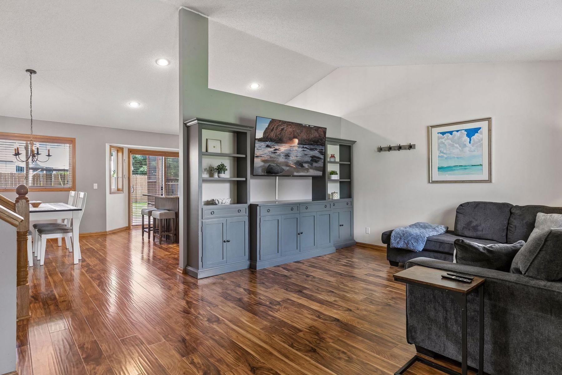 View of Residential at 1049 Bonnieview Drive, Woodbury MN 55129, Woodbury (6 of 43) - Mike Wilen | Minnesota Team Real Estate