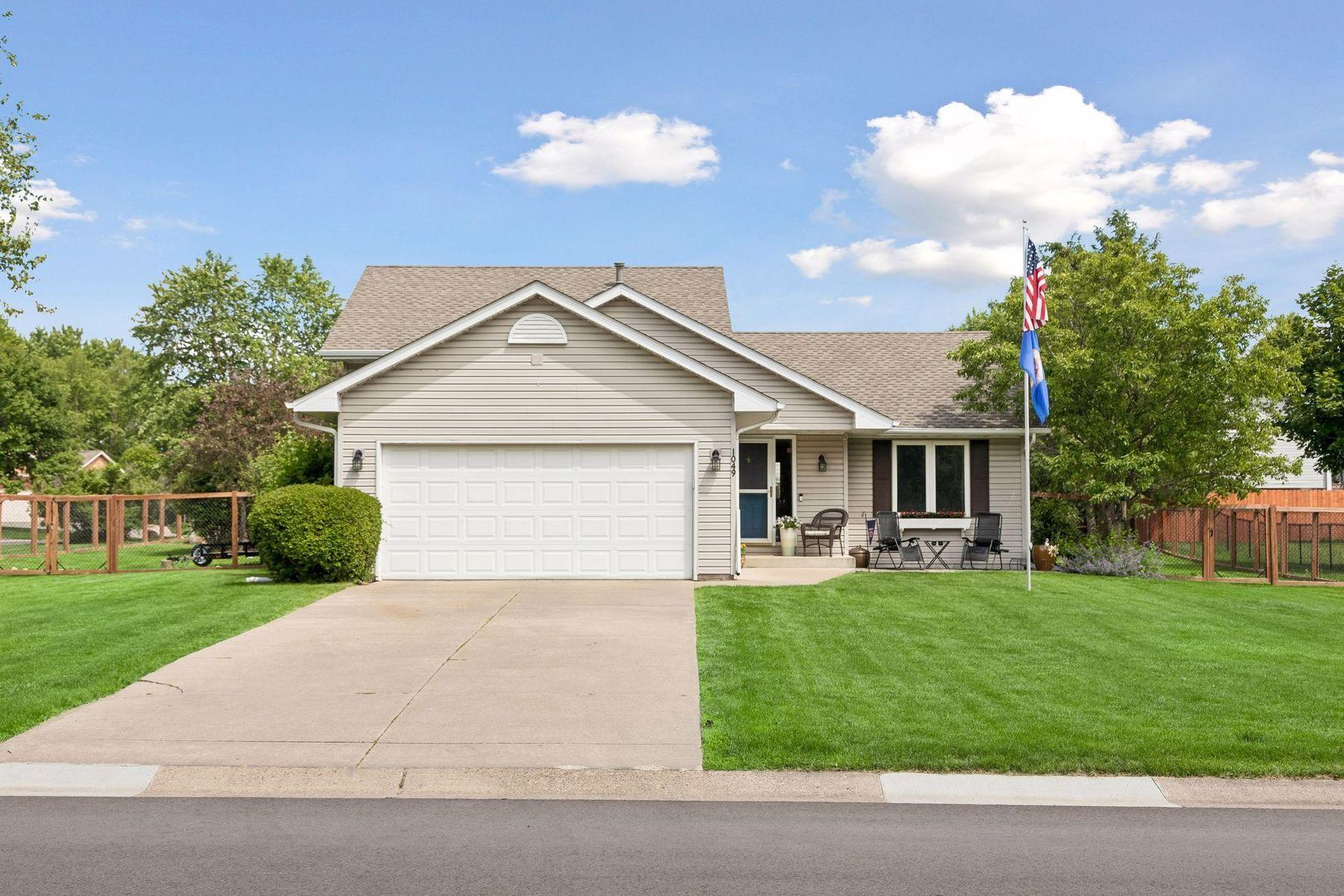 View of Residential at 1049 Bonnieview Drive, Woodbury MN 55129, Woodbury (4 of 43) - Mike Wilen | Minnesota Team Real Estate