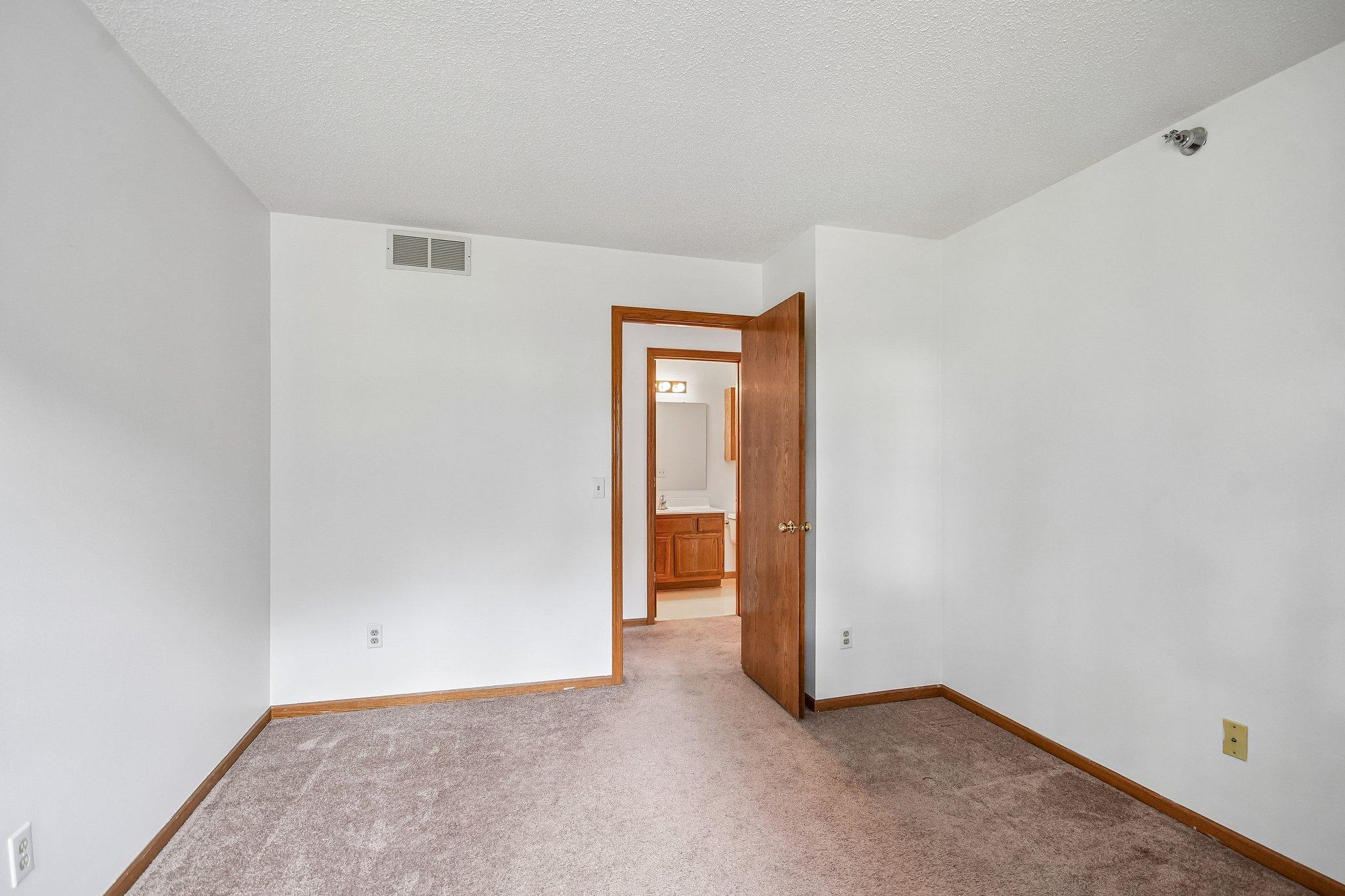 View of Residential at 2580 Bedford Court #16, Mendota Heights MN 55120, Mendota Heights (28 of 34) - Mike Wilen | Minnesota Team Real Estate