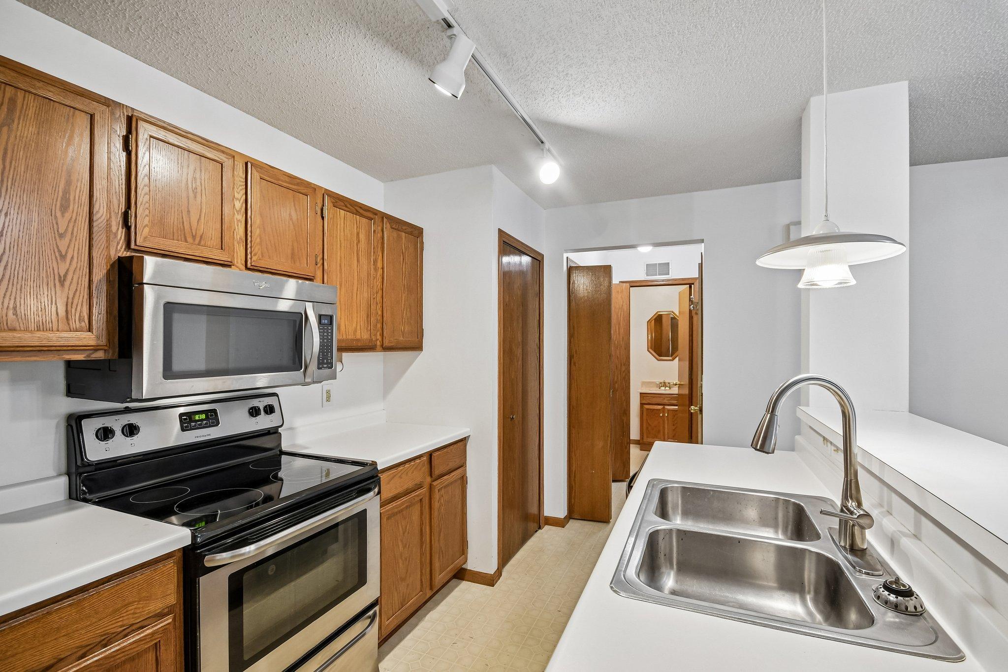 View of Residential at 2580 Bedford Court #16, Mendota Heights MN 55120, Mendota Heights (13 of 34) - Mike Wilen | Minnesota Team Real Estate