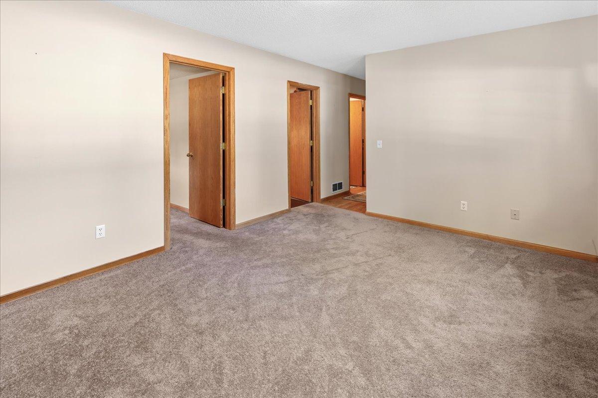 View of Residential at 4602 1/2 Penkwe Way, Eagan MN 55122, Eagan (19 of 21) - Mike Wilen | Minnesota Team Real Estate
