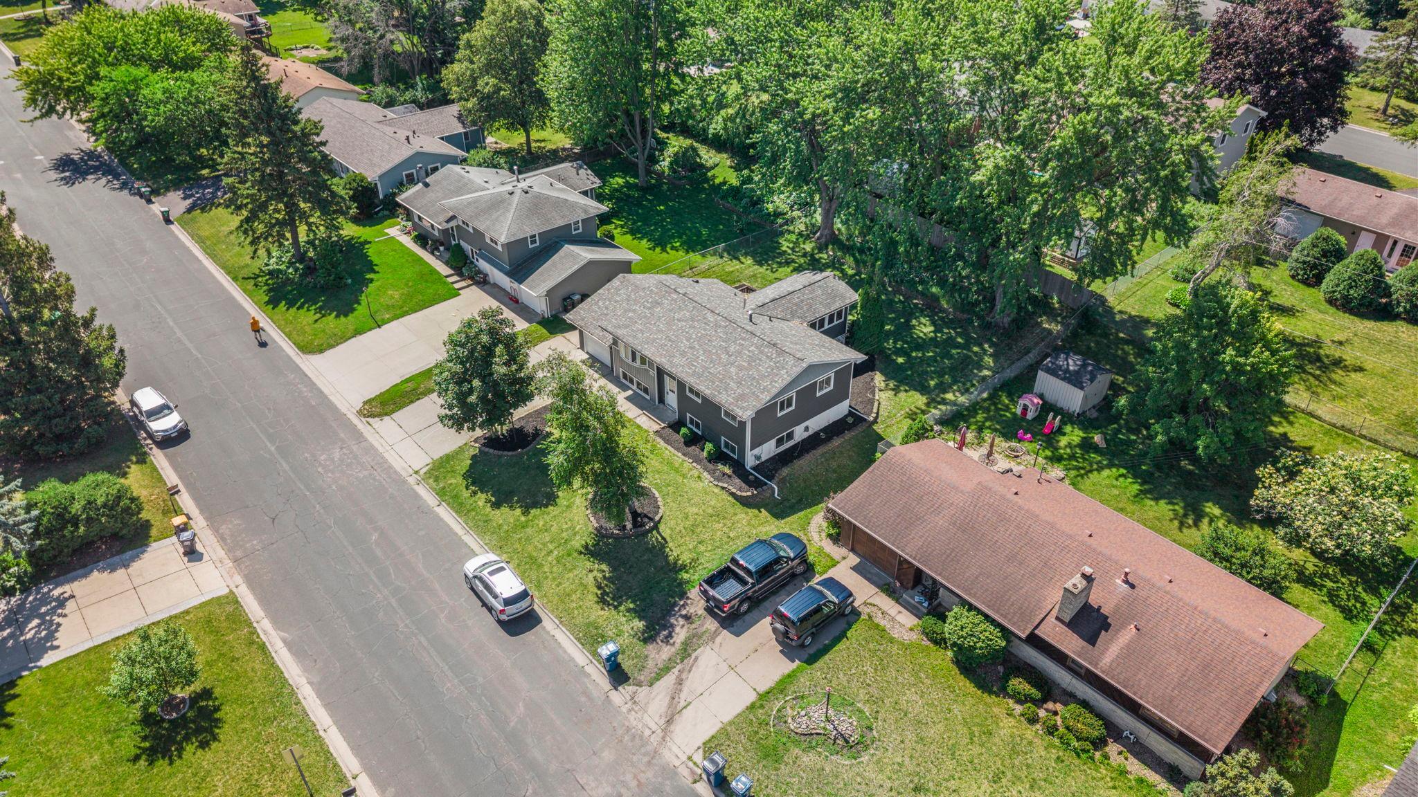View of Residential at 2090 Carnelian Lane, Eagan MN 55122, Eagan (34 of 40) - Mike Wilen | Minnesota Team Real Estate