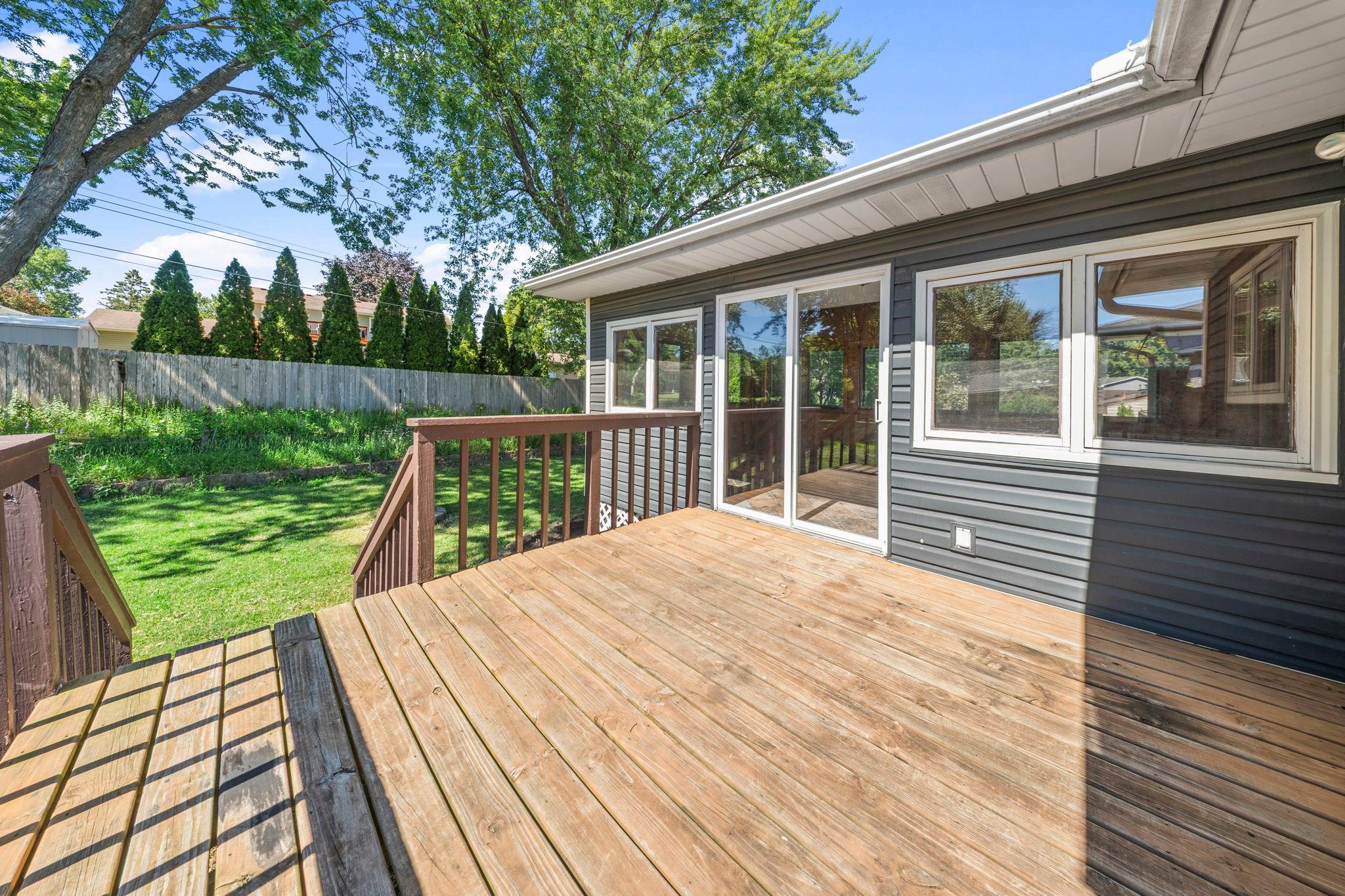 View of Residential at 2090 Carnelian Lane, Eagan MN 55122, Eagan (16 of 40) - Mike Wilen | Minnesota Team Real Estate