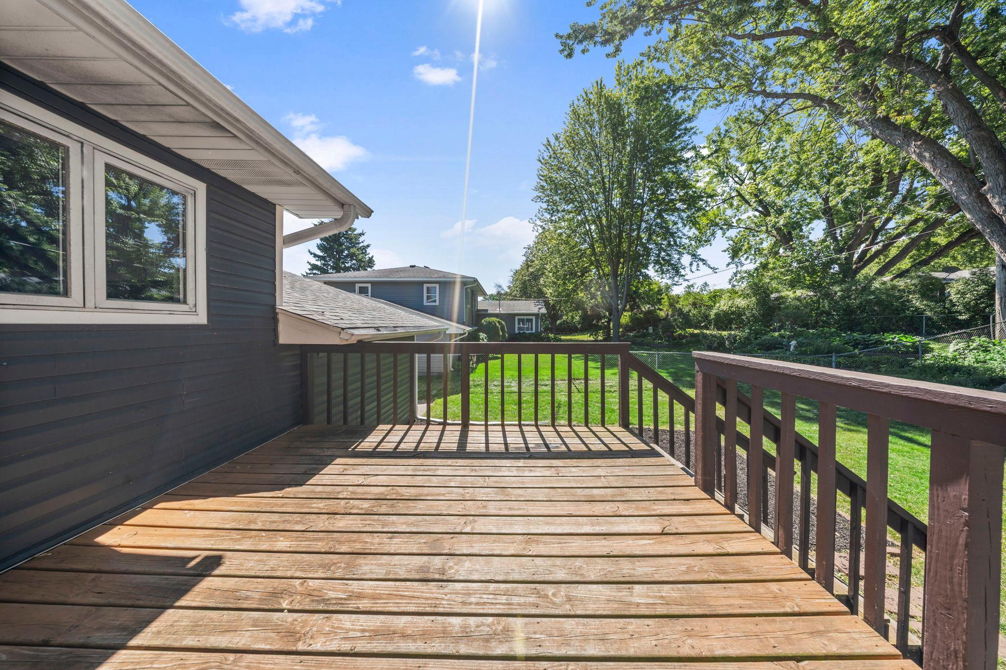 View of Residential at 2090 Carnelian Lane, Eagan MN 55122, Eagan (15 of 40) - Mike Wilen | Minnesota Team Real Estate