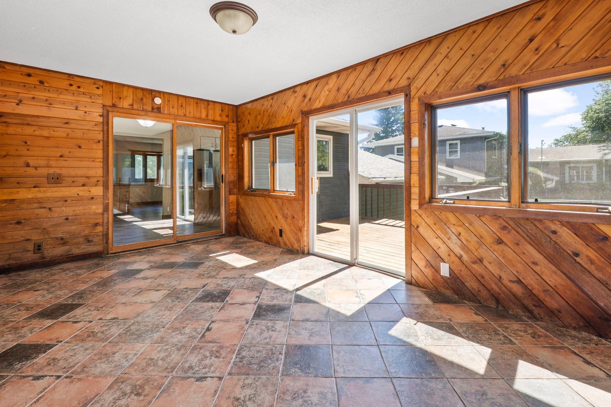 View of Residential at 2090 Carnelian Lane, Eagan MN 55122, Eagan (13 of 40) - Mike Wilen | Minnesota Team Real Estate
