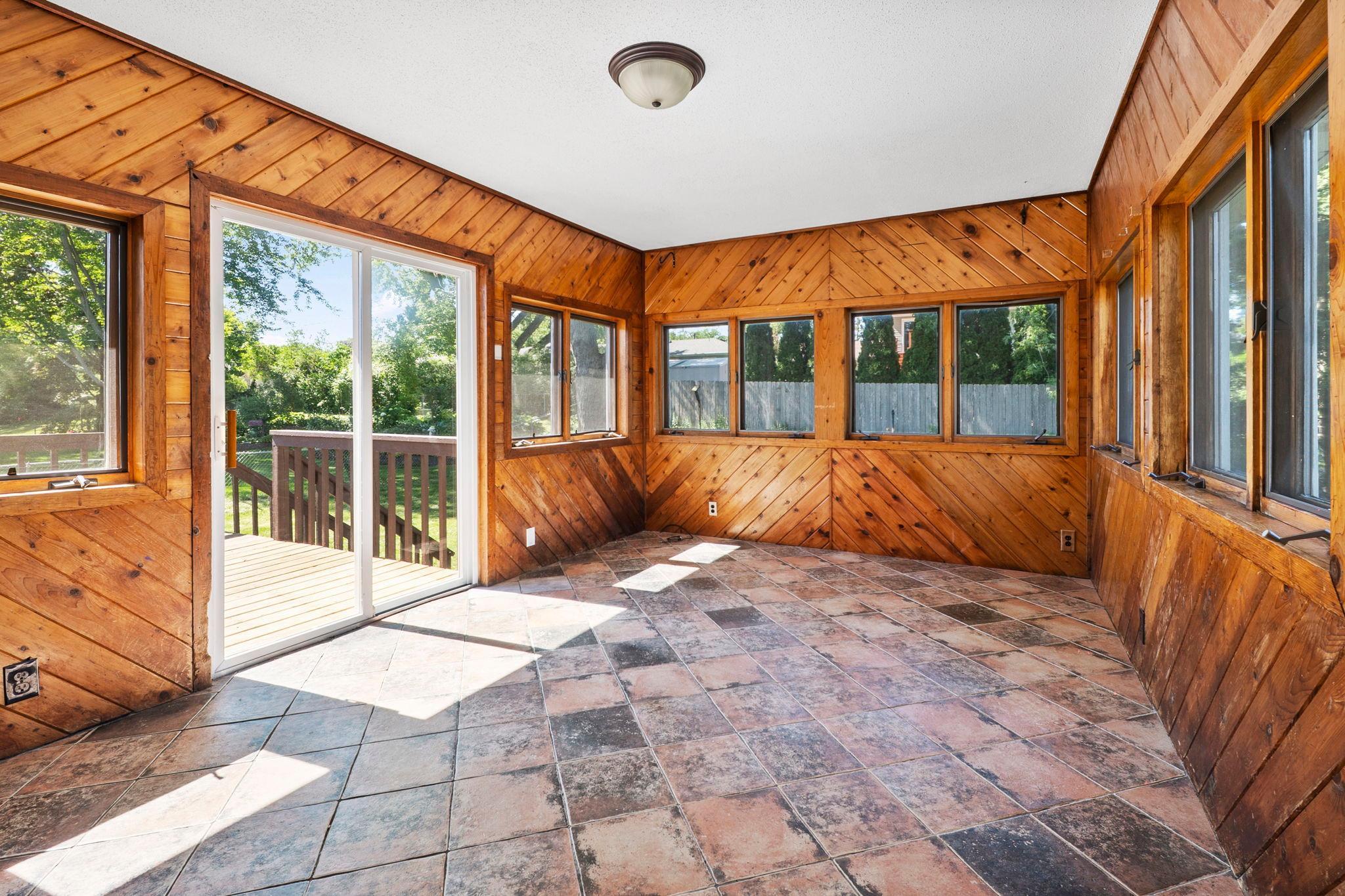 View of Residential at 2090 Carnelian Lane, Eagan MN 55122, Eagan (12 of 40) - Mike Wilen | Minnesota Team Real Estate