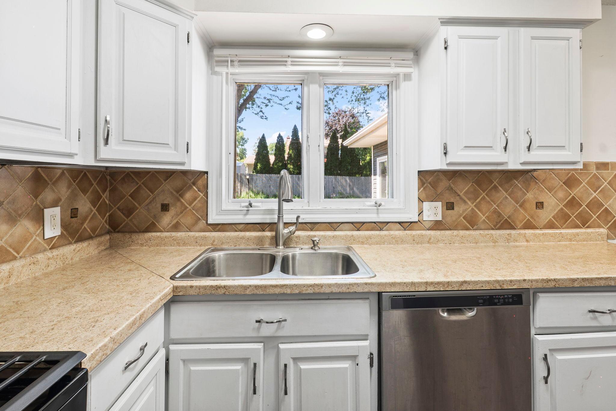 View of Residential at 2090 Carnelian Lane, Eagan MN 55122, Eagan (9 of 40) - Mike Wilen | Minnesota Team Real Estate